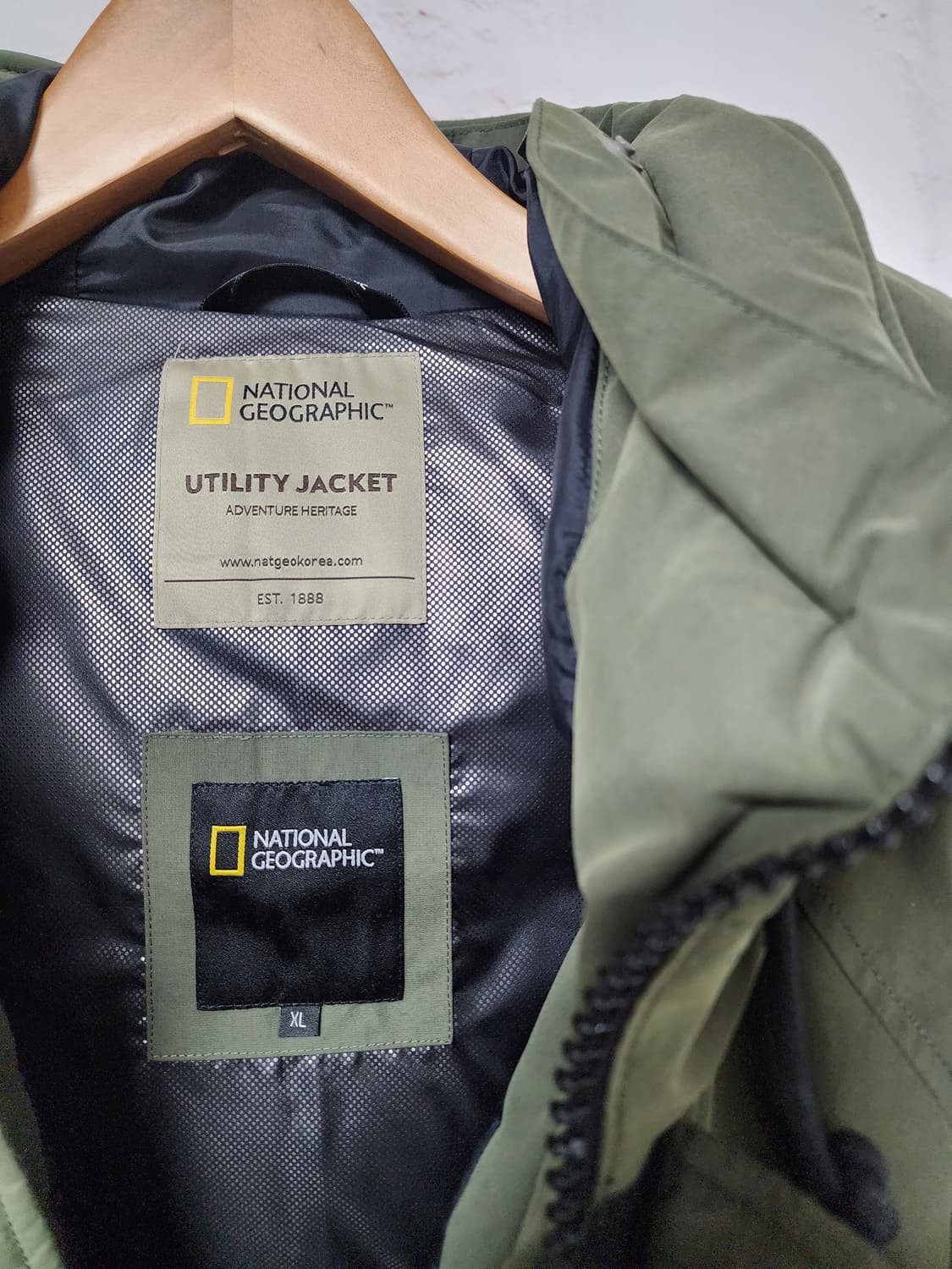 내셔널지오그래픽 
카키색 패딩 야상 점퍼 상품이미지8