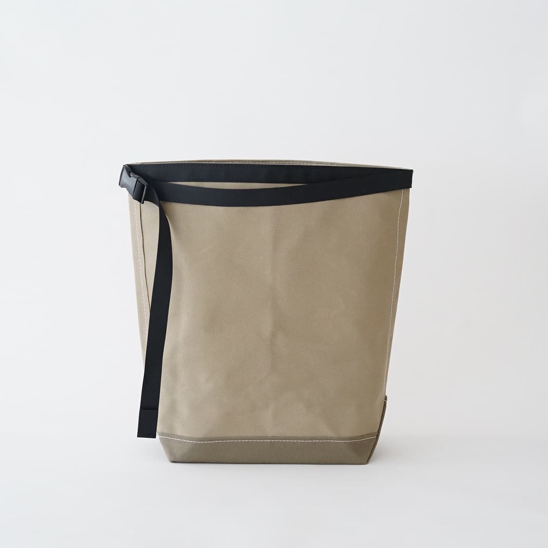 템베아 롤 톱 토트백 ROLL TOP TOTE 상품이미지1