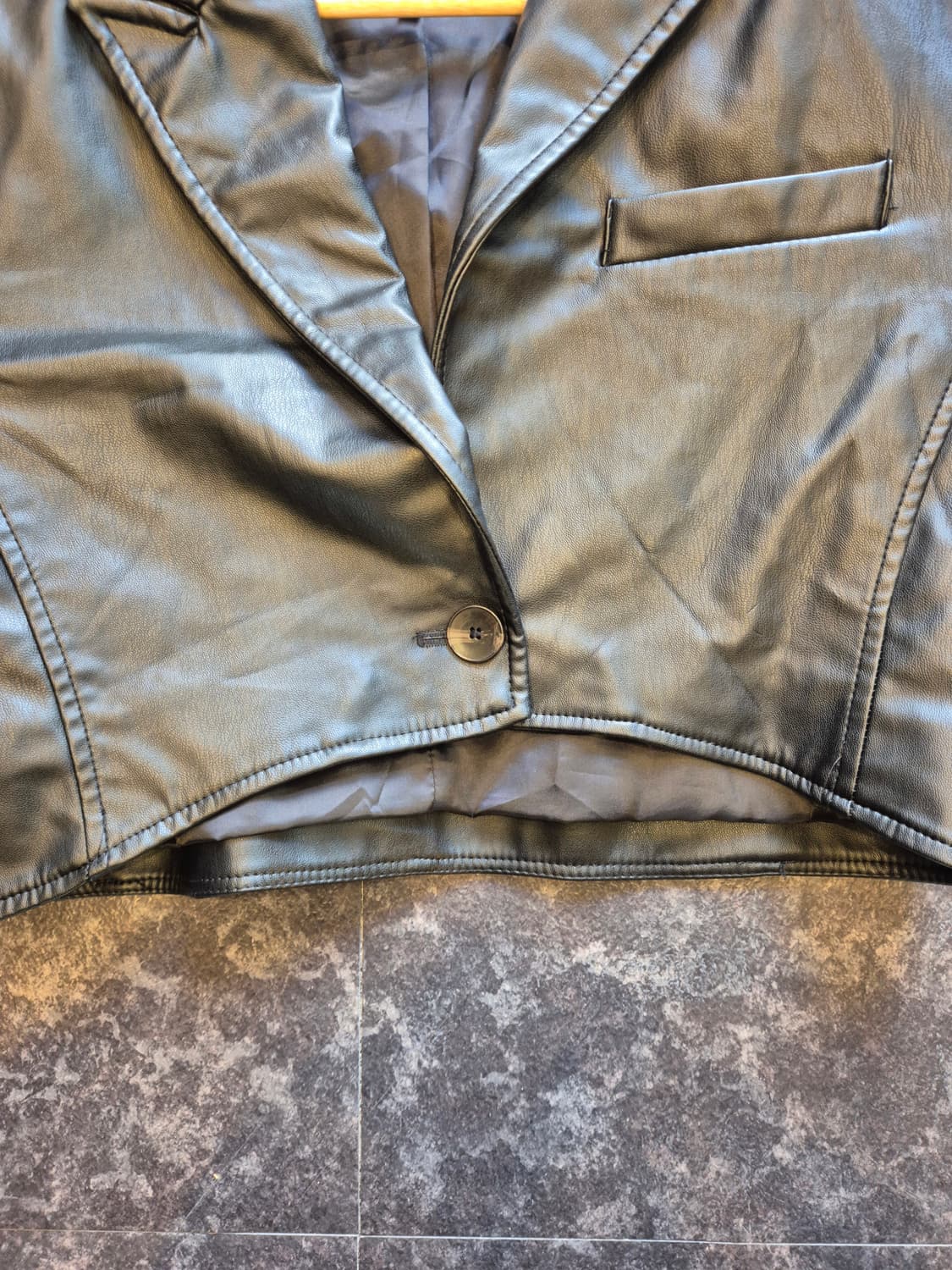 자라 블랙 크롭 레더 자켓 M사이즈입니다 상품이미지2