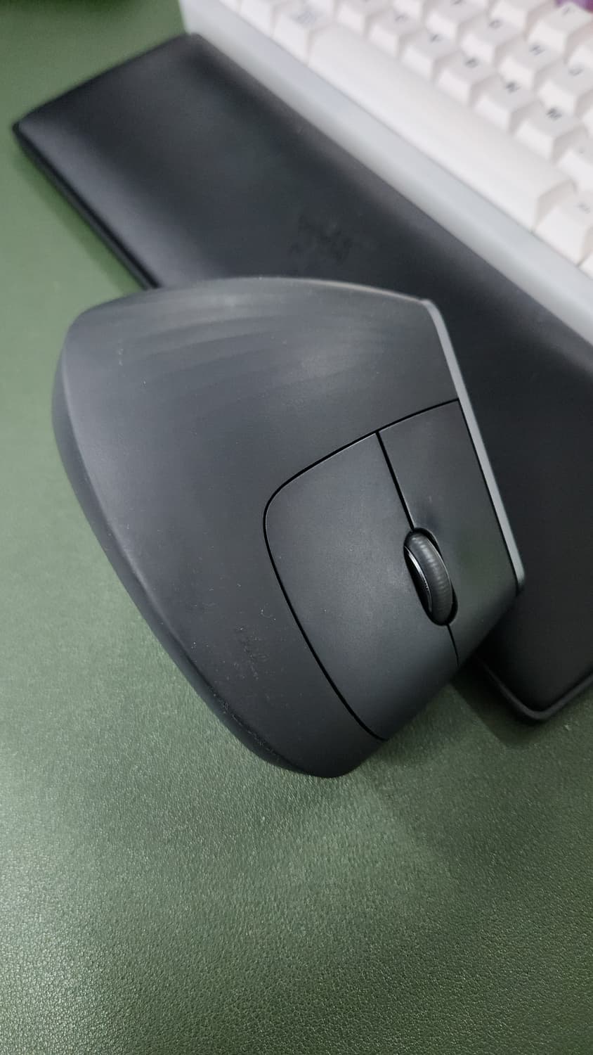 # 로지텍 MX Vertical 버티컬 마우스 / 인체공학마우스 어고노믹 상품이미지3