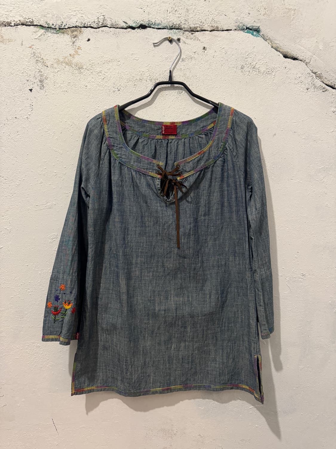 리바이스 플라워 자수 블라우스 상품이미지1