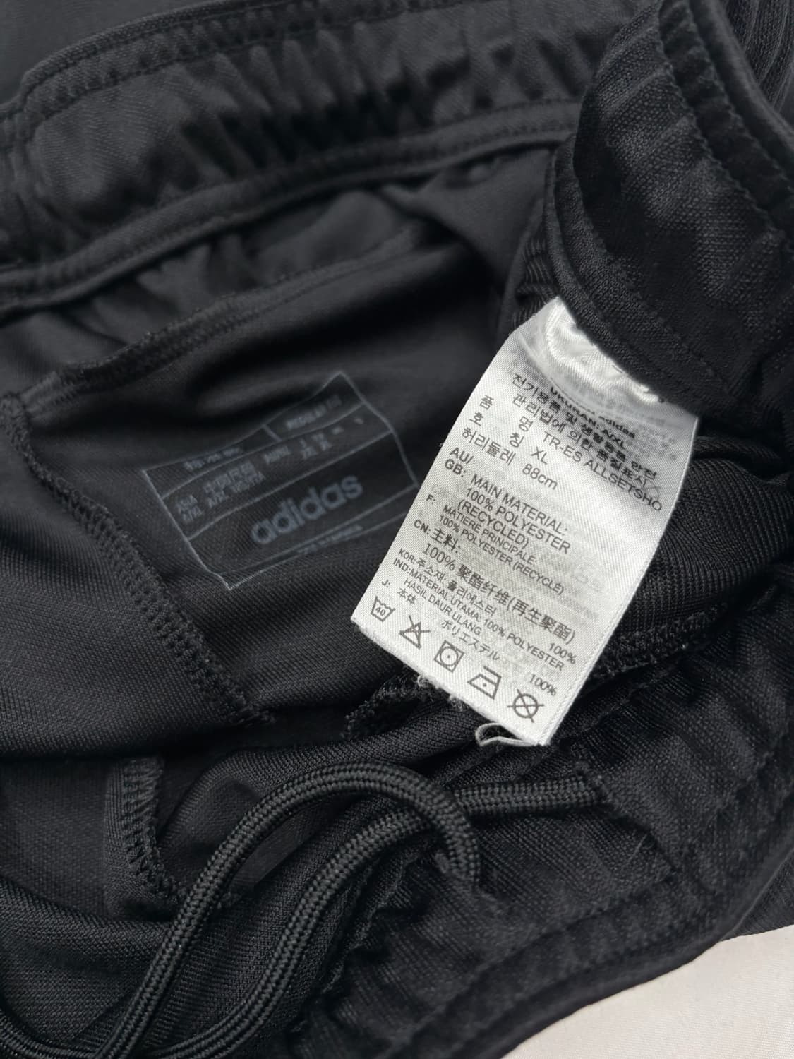 아디다스 에센셜 러닝 쇼트 반바지 상품이미지4