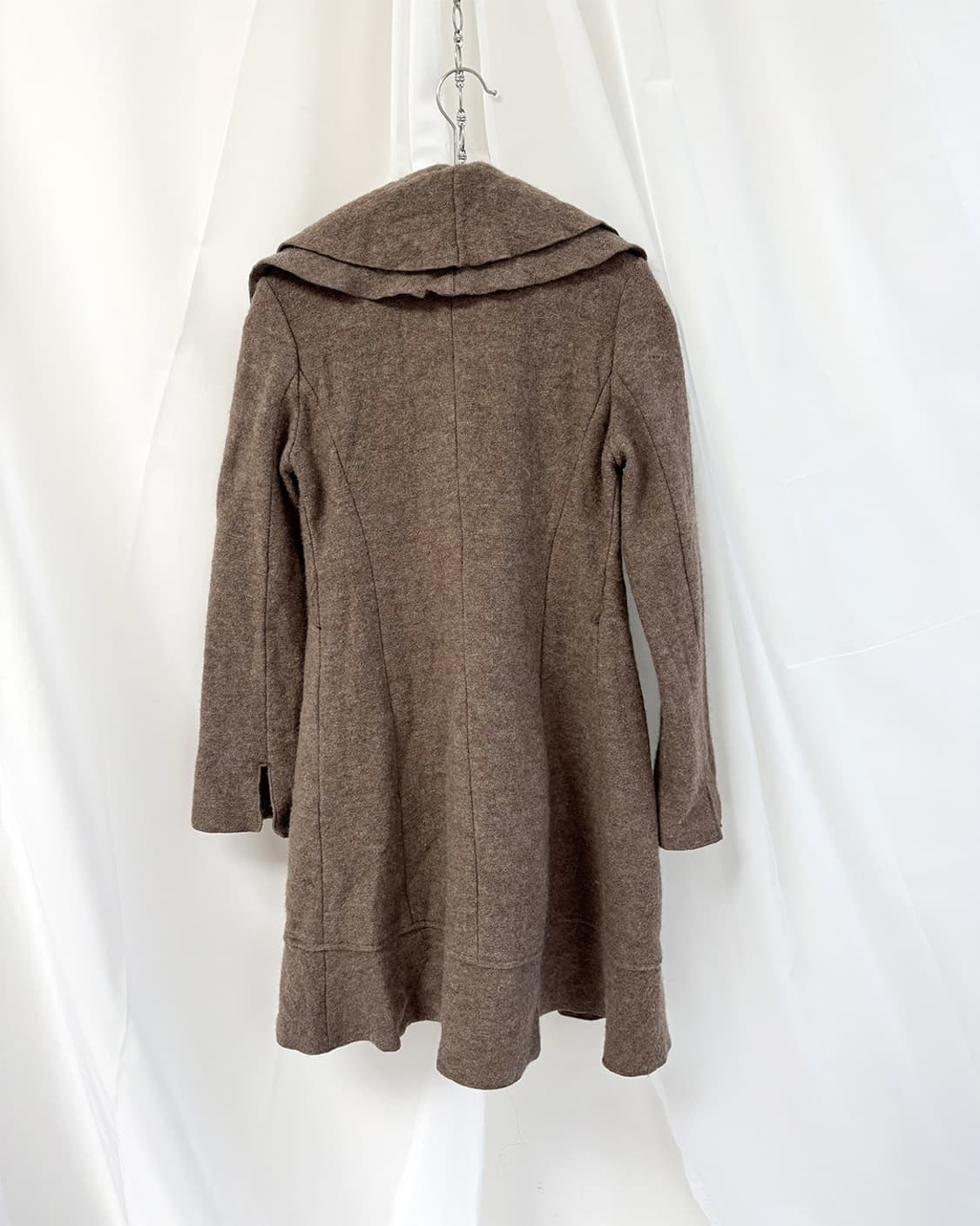 KRYDDERI 러플 플라운스 샌디베이지 코트 상품이미지2