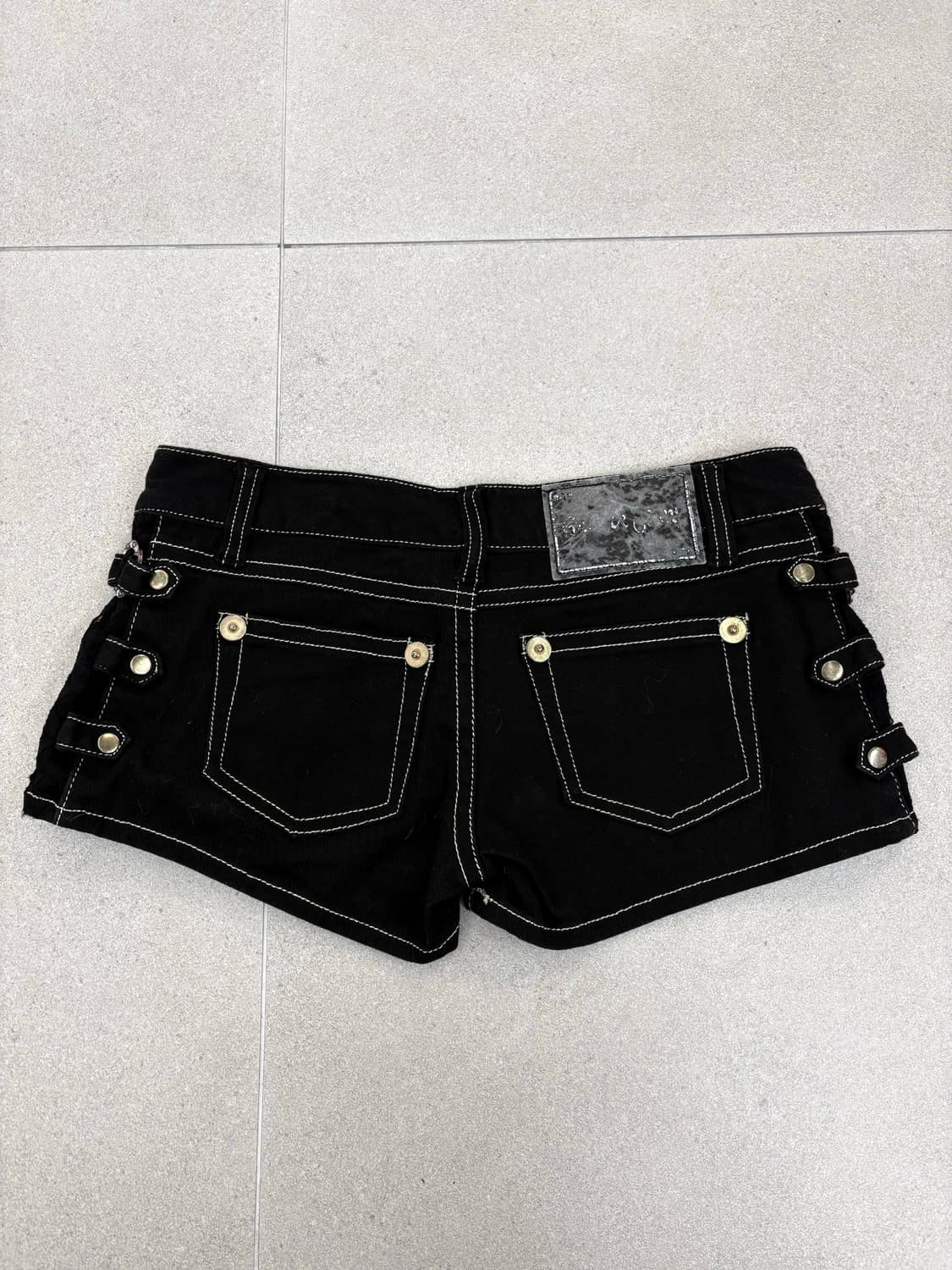 블랙 버클 숏 팬츠 상품이미지4