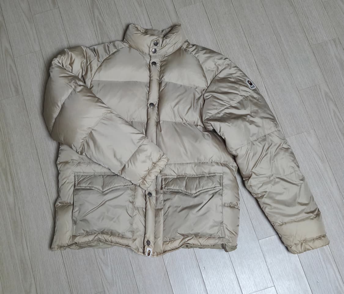 베이프 패딩 자켓  판매합니다. 상품이미지1