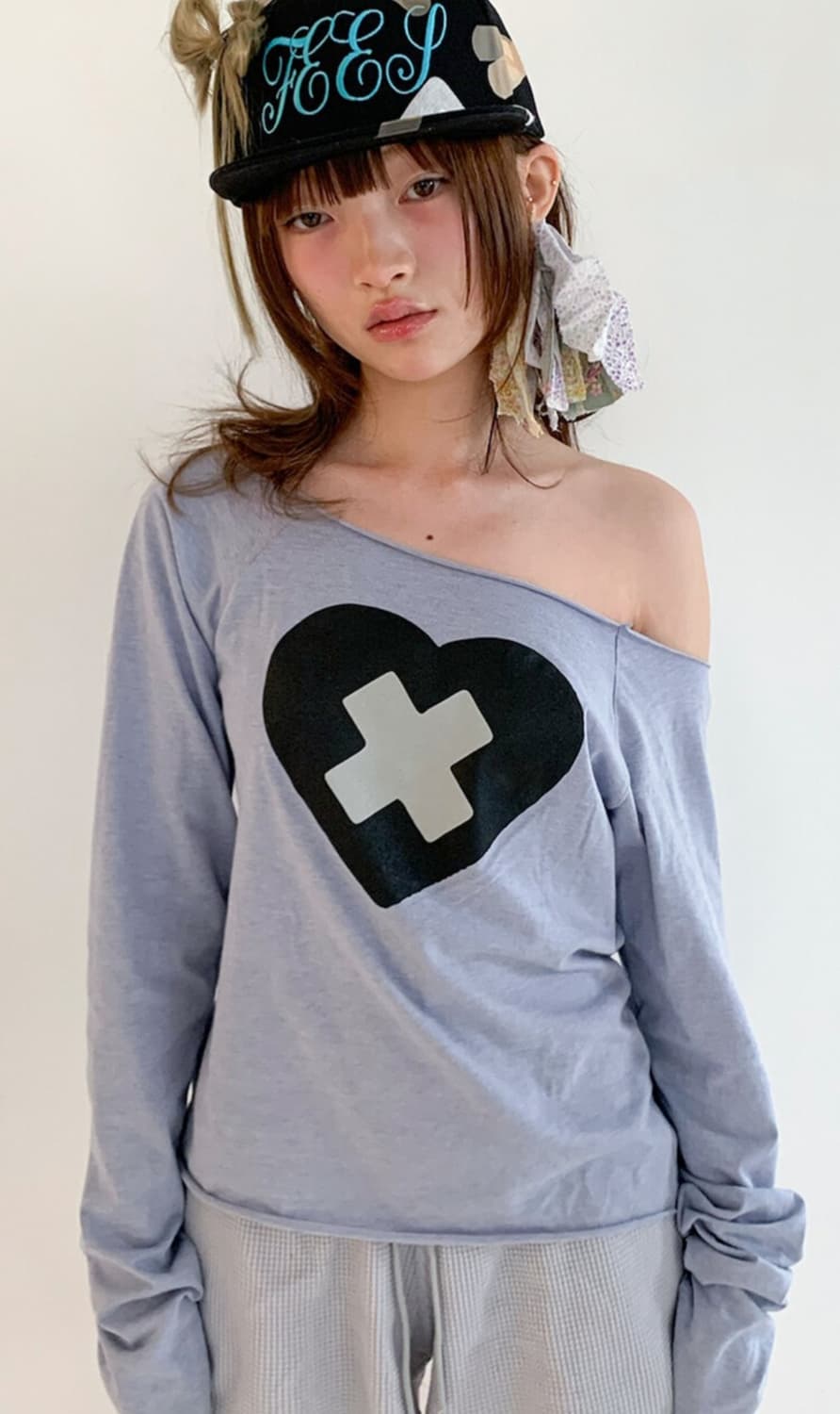 샵페어리 티셔츠 크로스 하트 컷오프 티 그레이 상품이미지1