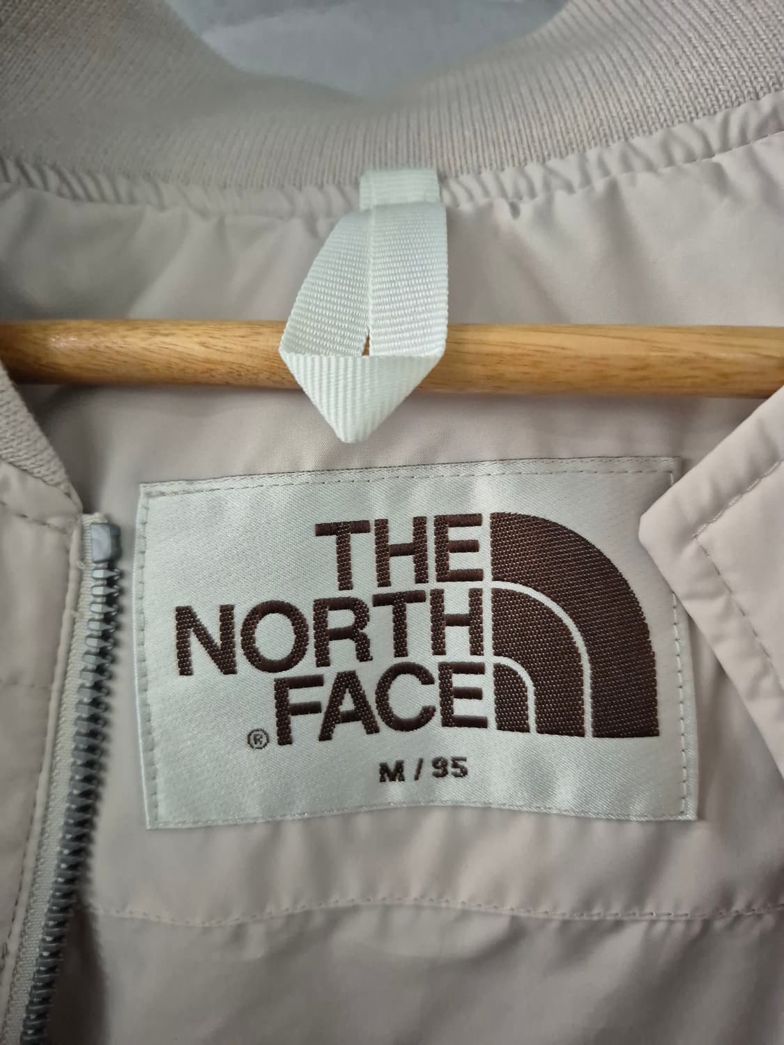 노스페이스 패딩 M 사이즈(95)입니다
ON Ball 상품이미지3