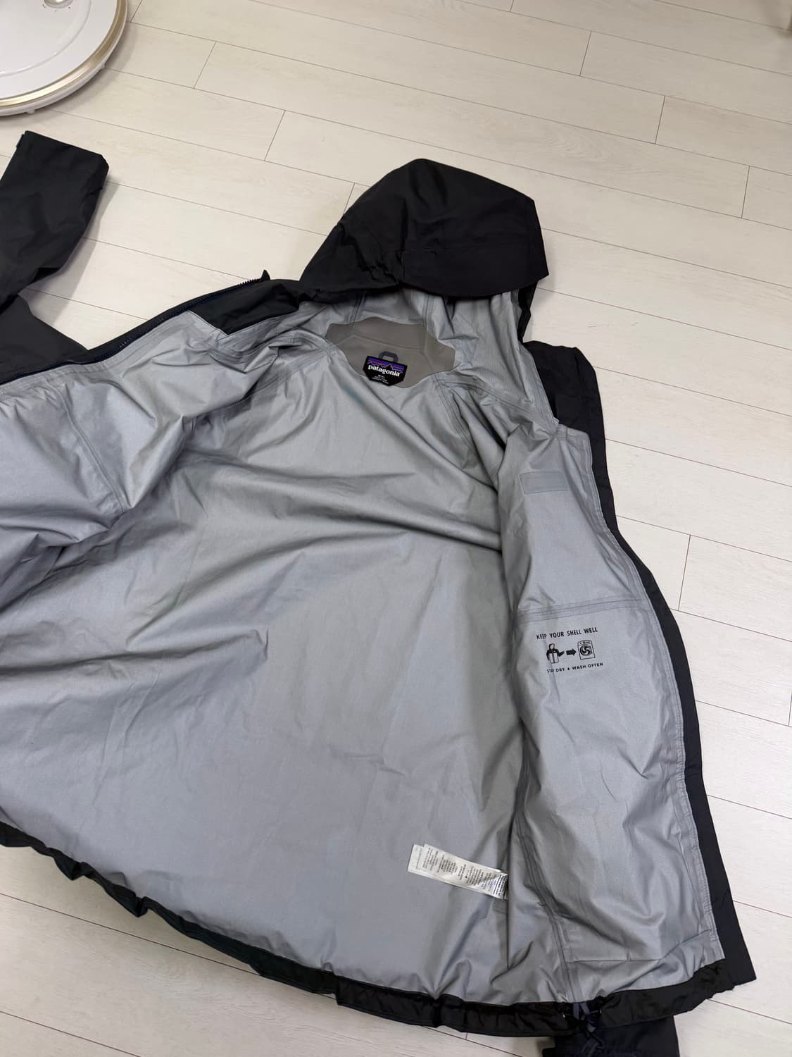 파타고니아 토렌쉘 M  사이즈 스몰더블루  상태 8.8/10  사진찍고  상품이미지7