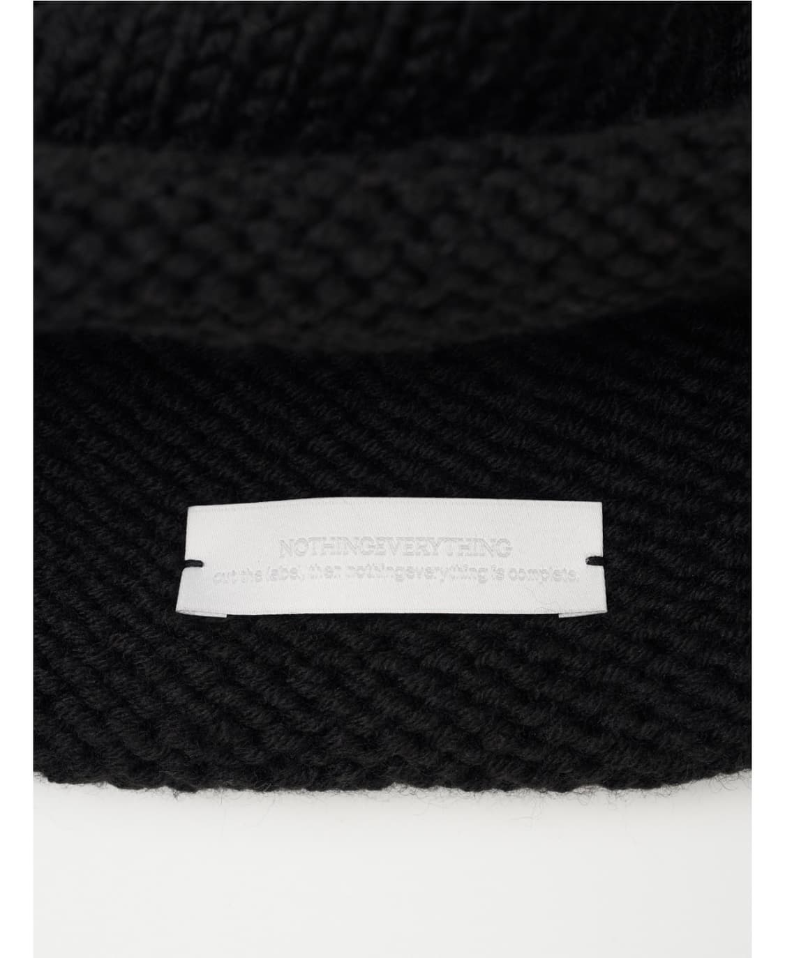 HANDMADE WOOL BEANIE IN BLACK 상품이미지3