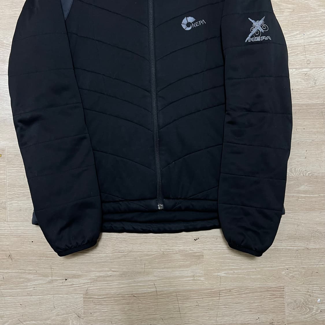 네파 여성 스탠드넥 경량 패딩 [블랙] M/95 상품이미지3