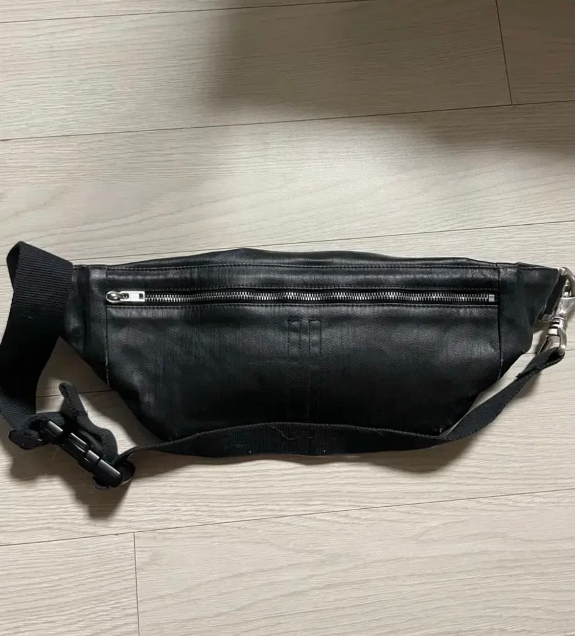 릭오웬스 다크쉐도우 코팅 크로스백(벨트백) 상품이미지3