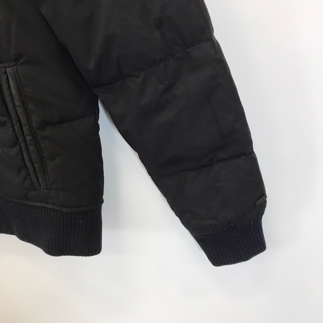 리바이스 숏 푸퍼 덕다운패딩 [M사이즈] 상품이미지3