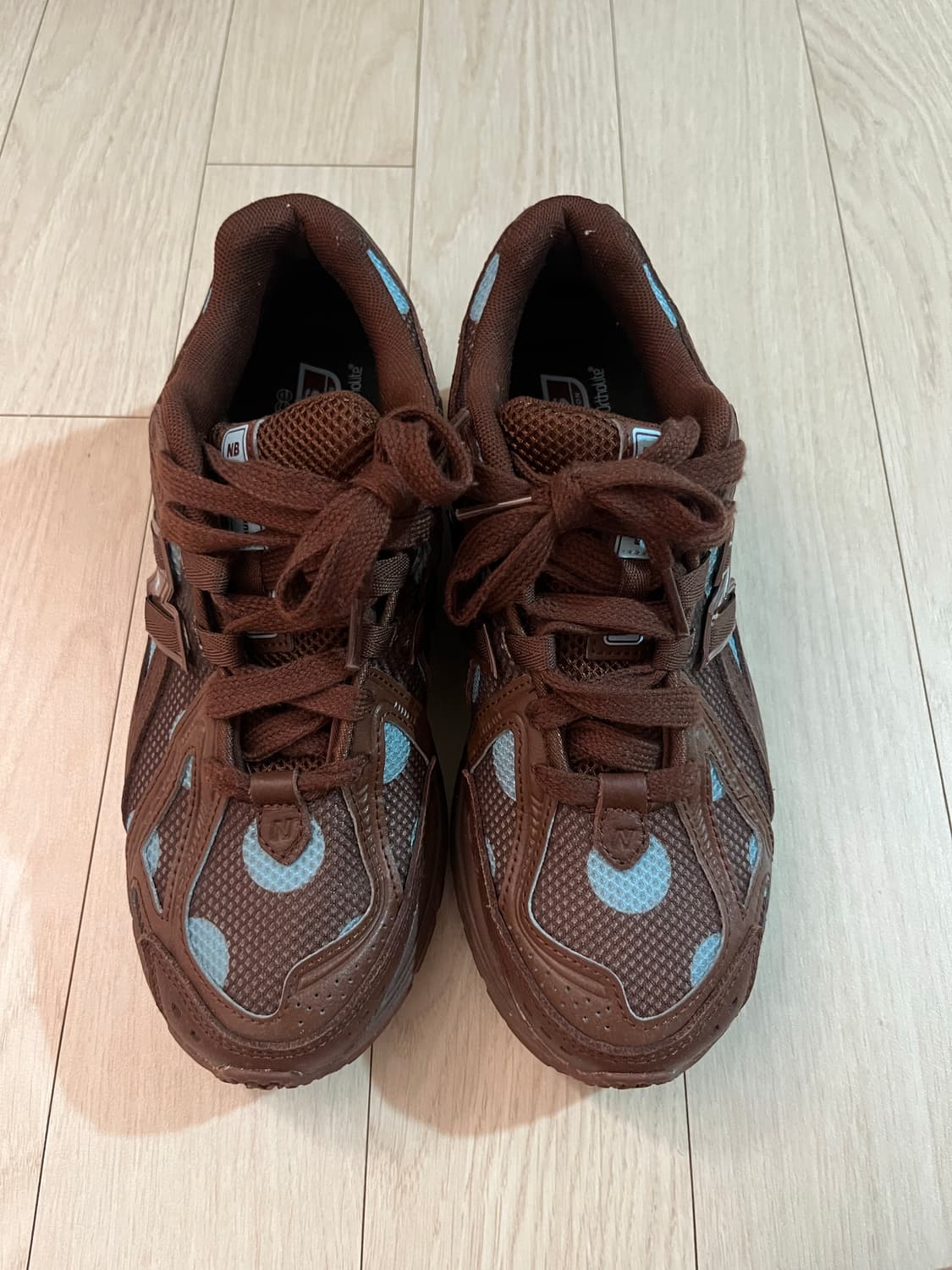 뉴발란스 1906R 리치 오크 크롬 스니커즈 상품이미지3