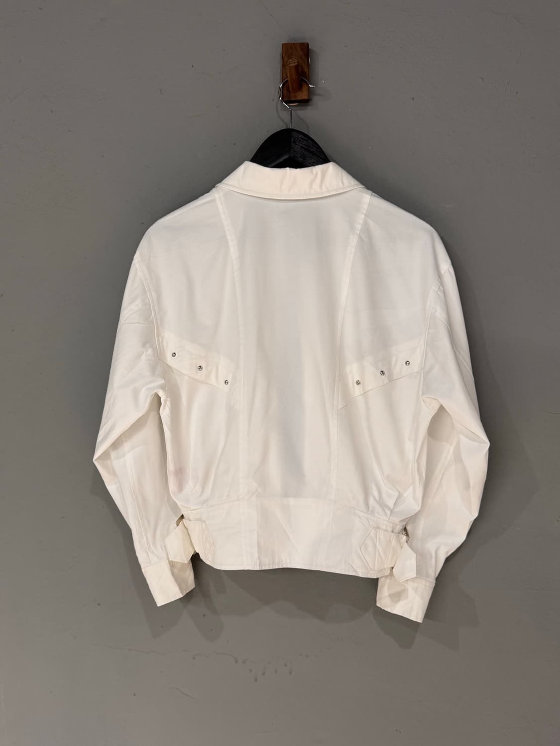 꾸레쥬 더블 화이트 크롭 봄버자켓  상품이미지10