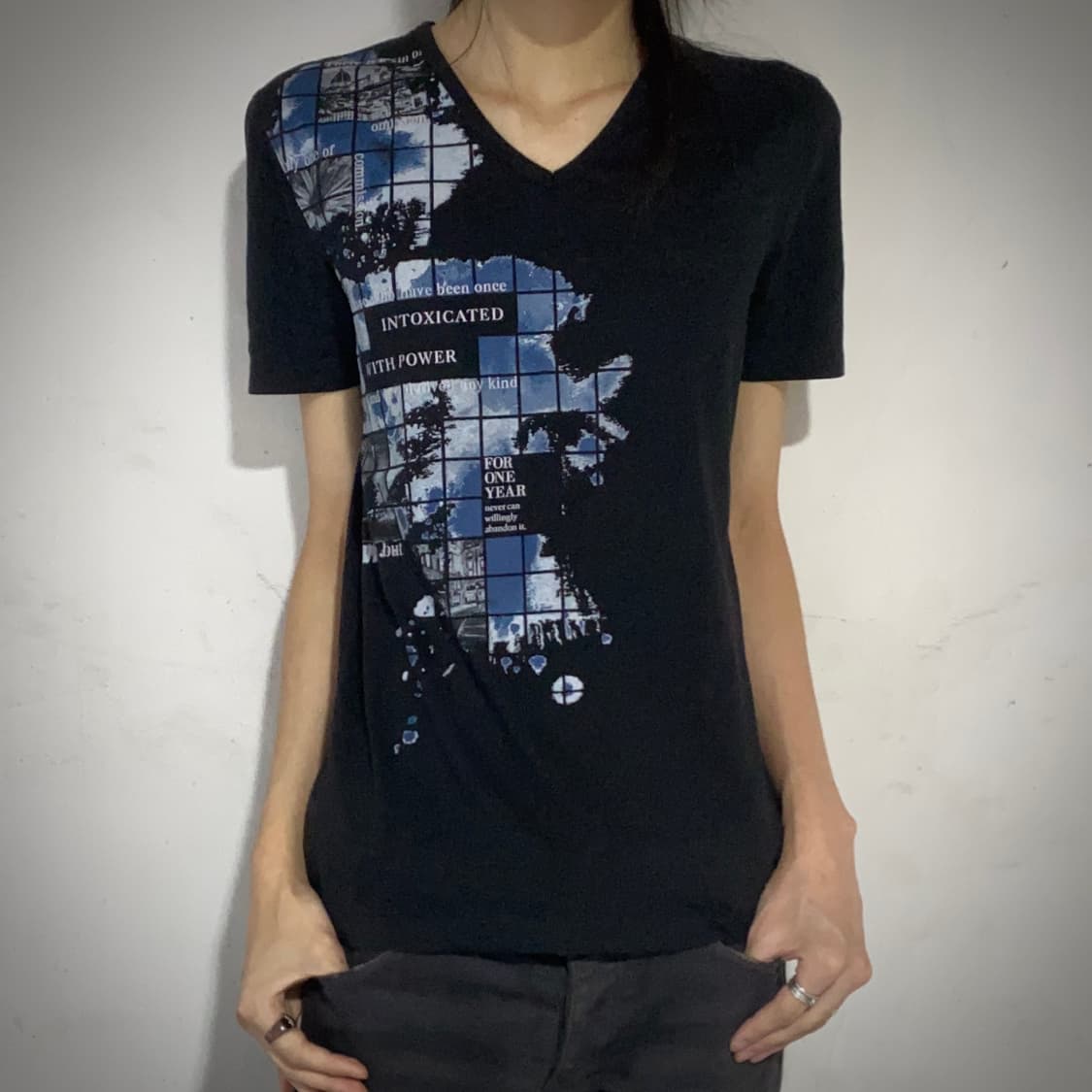 ‘HIDEAWAYS’ V-Kei Mood T-Shirt 상품이미지5