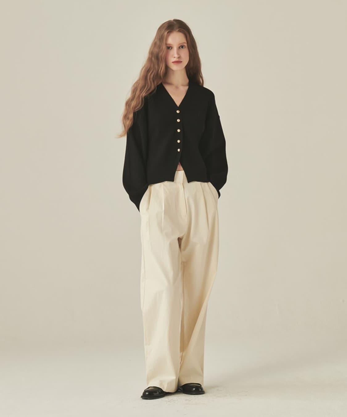 ronron 론론 라운드 라인 금장 버튼 블랙 가디건 니트 F 상품이미지3