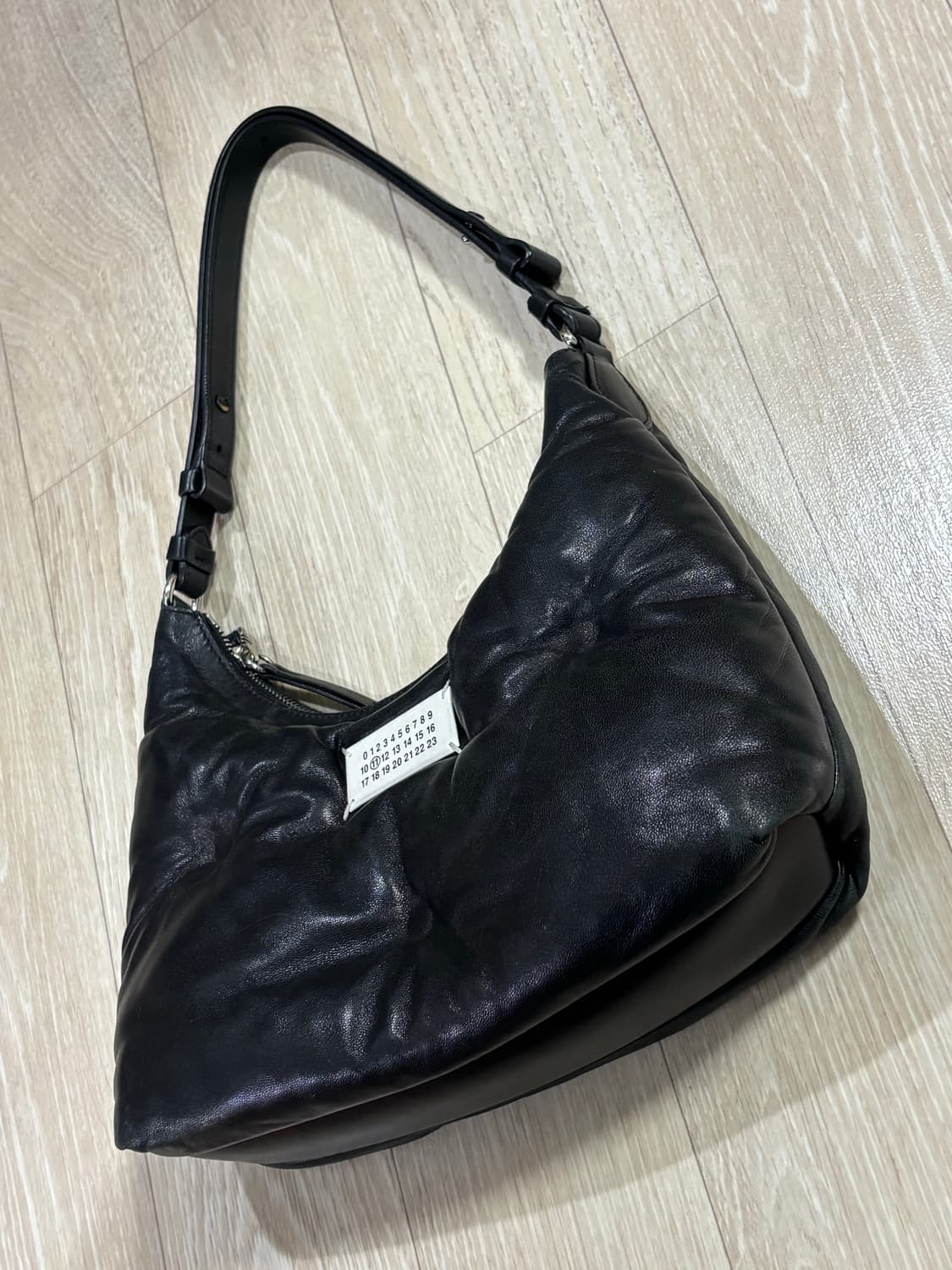 마르지엘라 글램슬램 호보 스몰 숄더백 상품이미지5