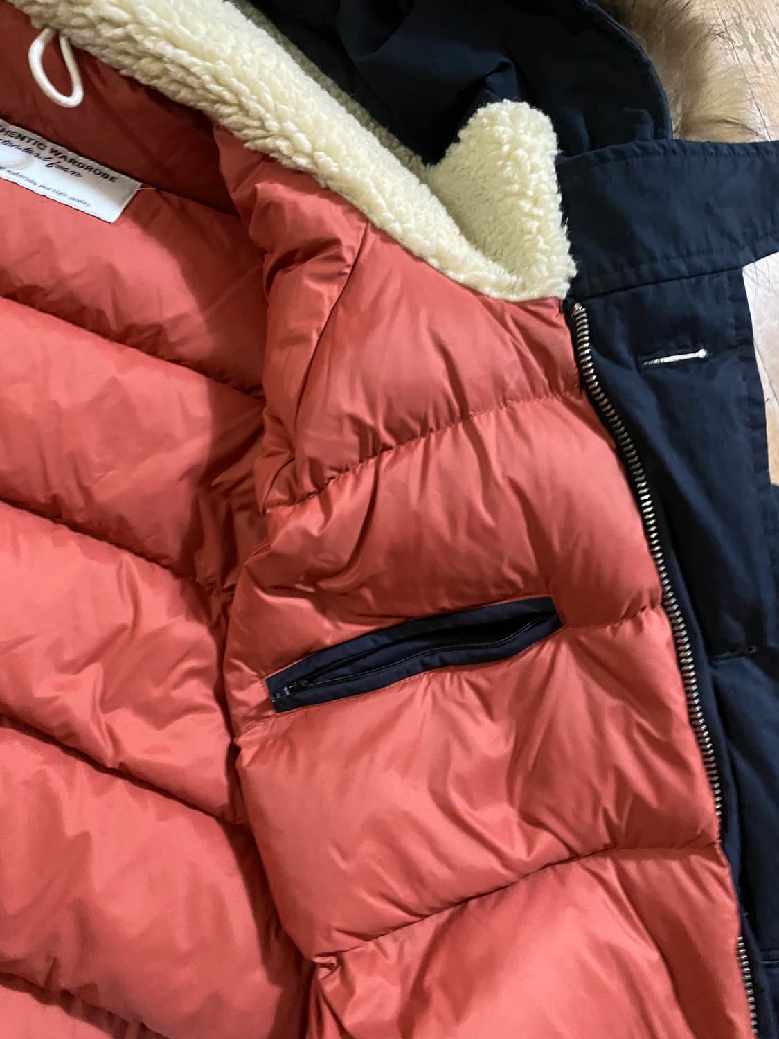 AUTHENTIC WARDROBE 네이비 덕다운 패딩 (국내100) 상품이미지7