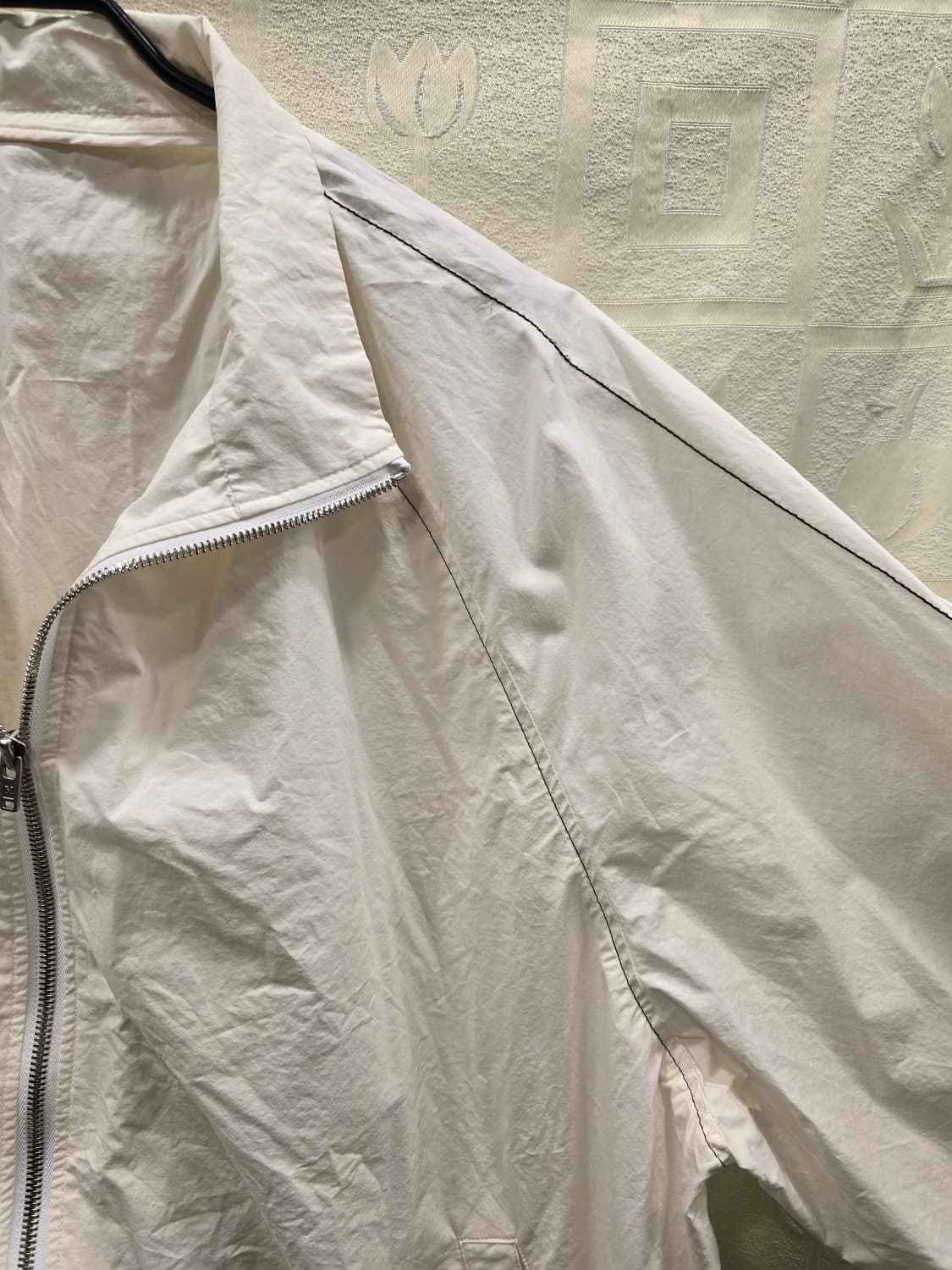 마뗑킴 로고 코팅 바람막이 자켓 점퍼 아이보리 프리사이즈 상품이미지4