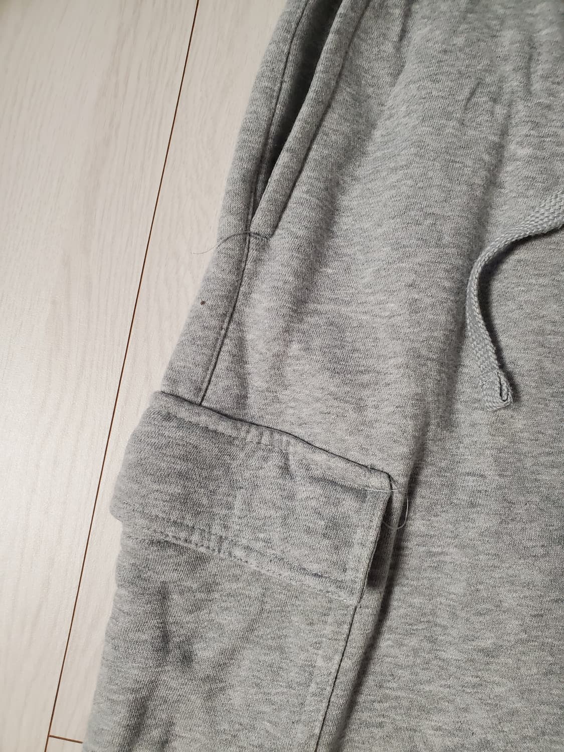 나이키 그레이 카고 조거 기모 팬츠 사이즈M

오염 하자 없이 깨끗해요^ 상품이미지4