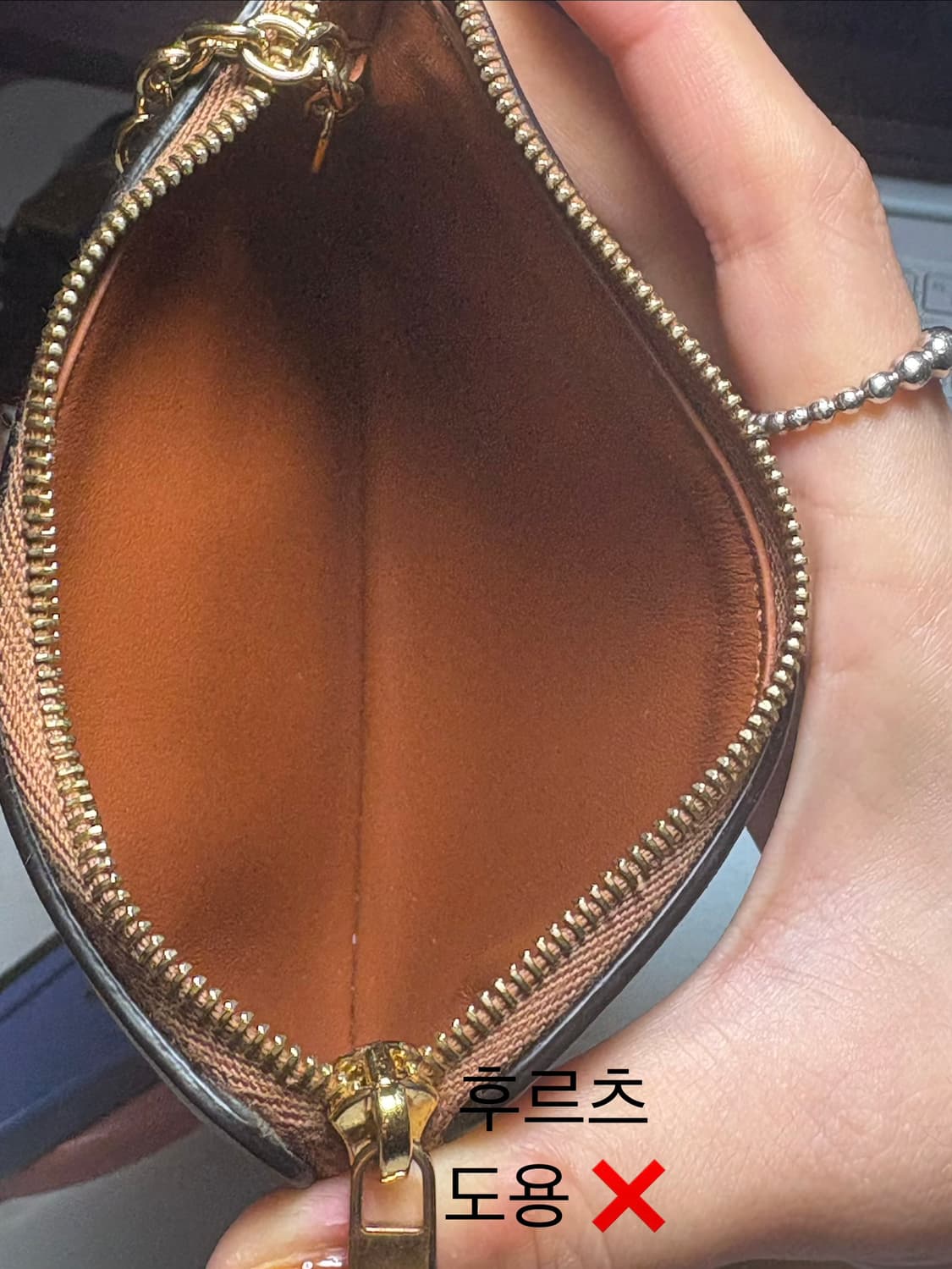 셀린느 트리옹프 카드 동전 지갑 판매합니다! 상품이미지4