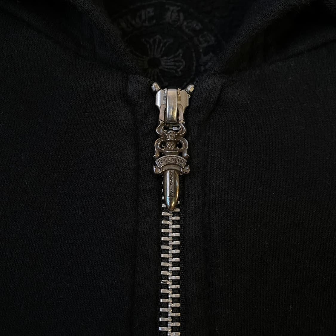 [L] 크롬하츠 홀스슈 플로랄 후드 집업 블랙 상품이미지4