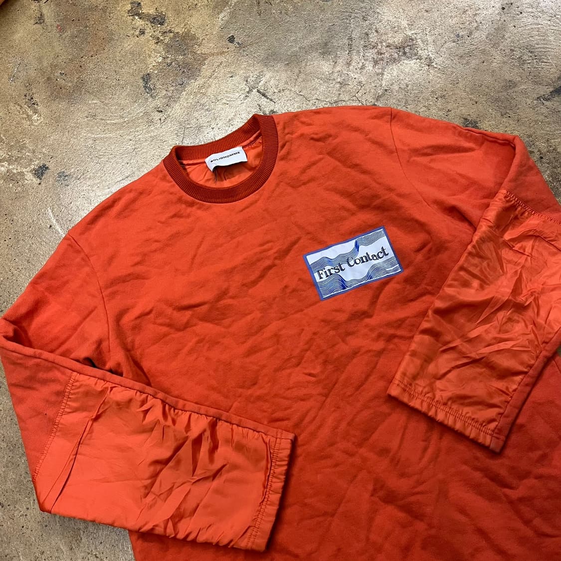 [정품] 솔리드옴므 First Contact 패치 맨투맨 오렌지 b8 상품이미지1