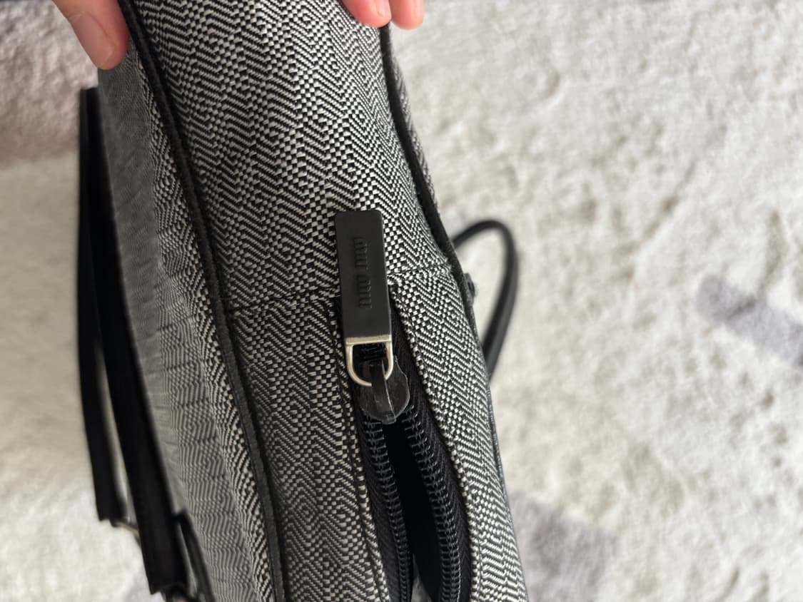 미우미우 아카이브 백 상품이미지5