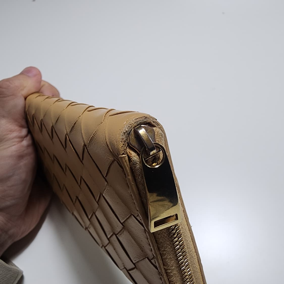 정품 보테가베네타 인트레치아토 지퍼 어라운드 장지갑 상품이미지5