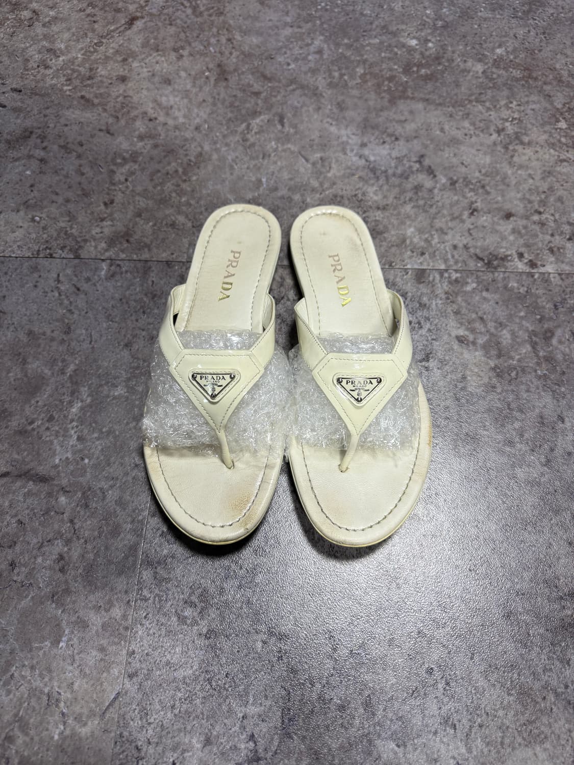 프라다 쪼리 슬리퍼 39 상품이미지1