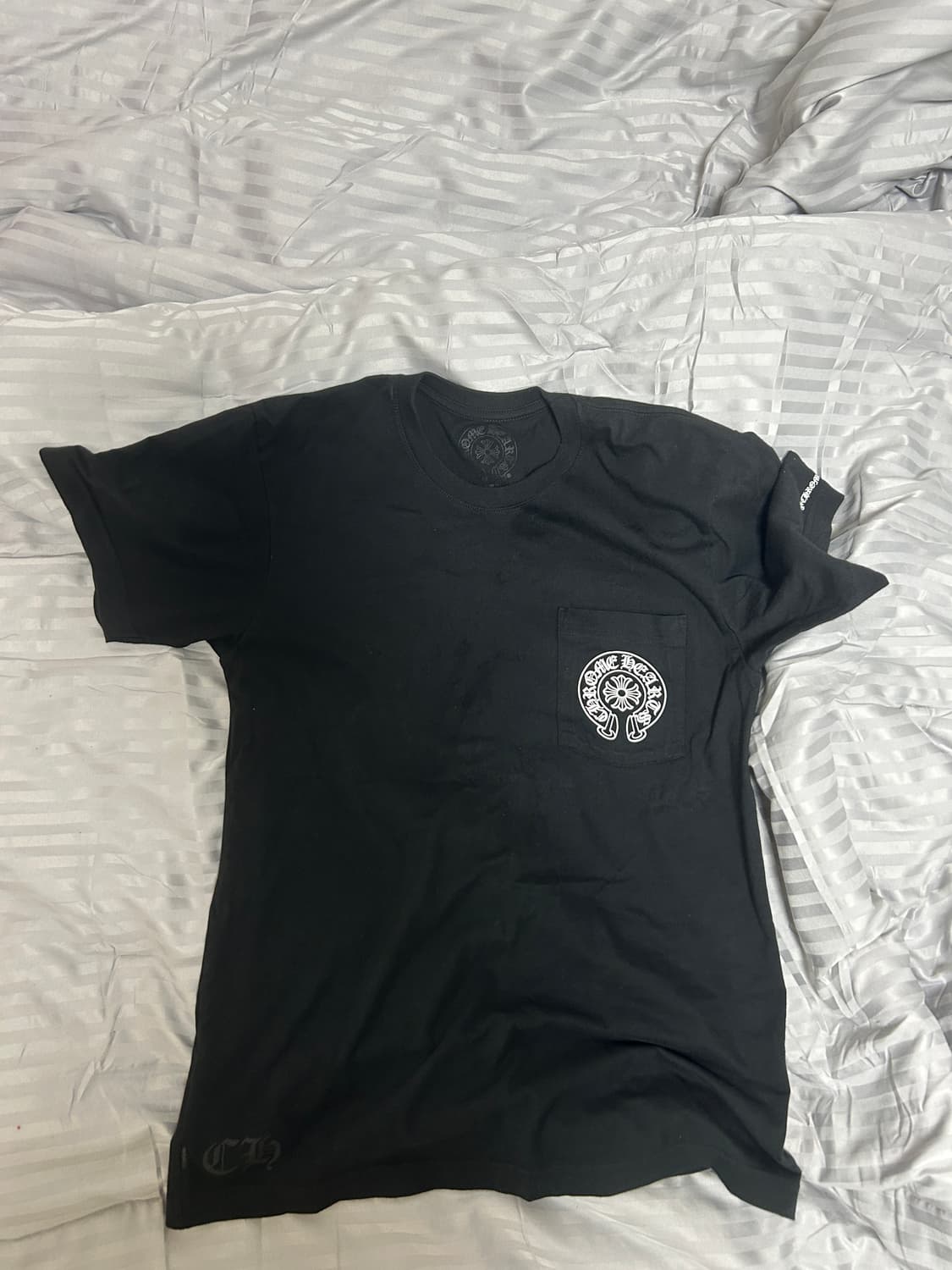 M) 크롬하츠 홀스슈 로고 포켓 티셔츠 블랙 상품이미지1