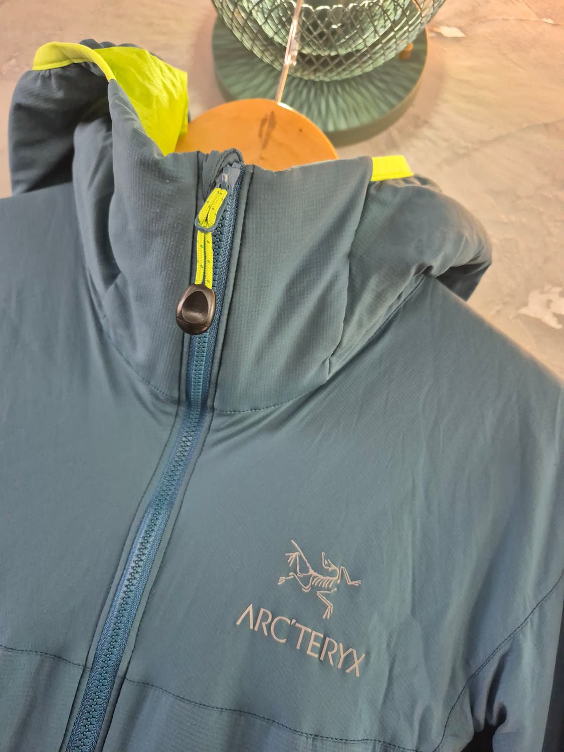 아크테릭스 Atom LT 후디 95~100 판매합니다 상품이미지2