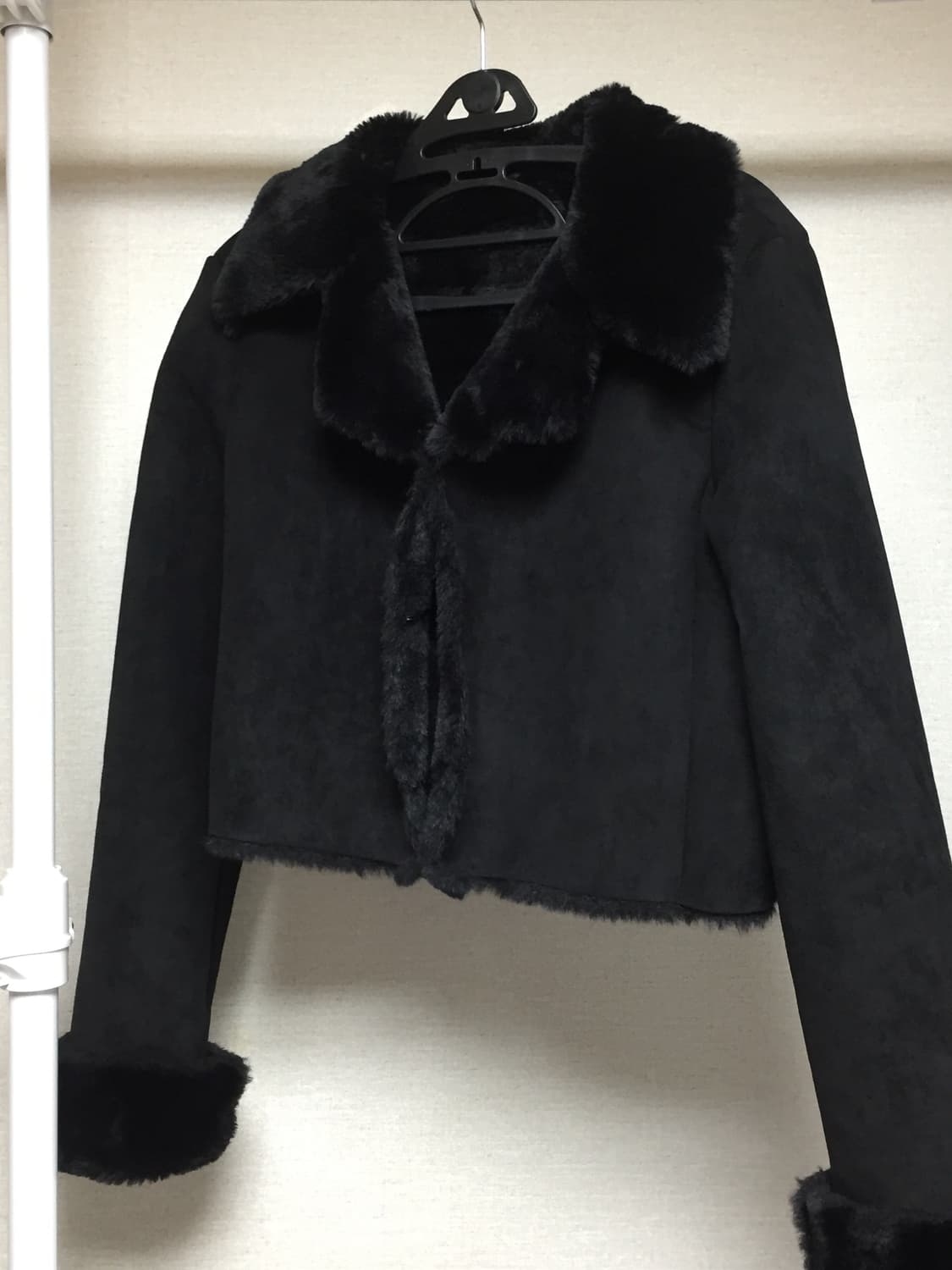 애즈온 CROPPED MUSTANG JAC KET 크롭 무스탕 자켓 상품이미지1