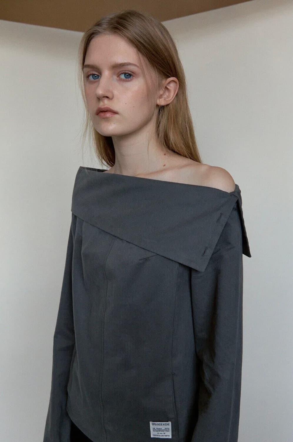 시눈 Off-Shoulder Buttoned Blouse  상품이미지1