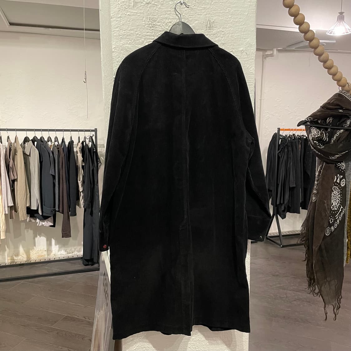 캐피탈 포켓 디테일 코듀로이 코트 상품이미지3