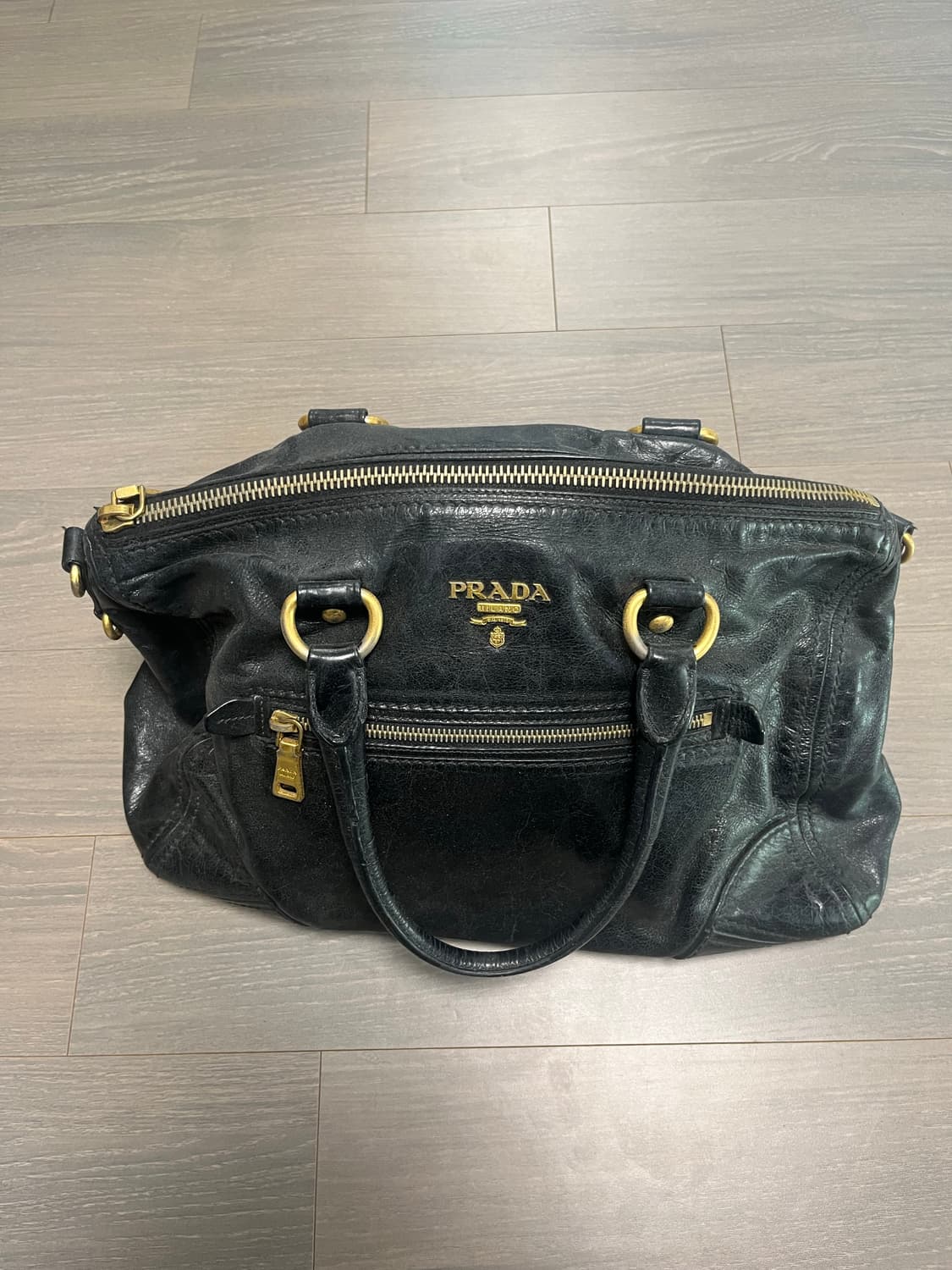 프라다 비텔로 샤인 토트백 상품이미지1