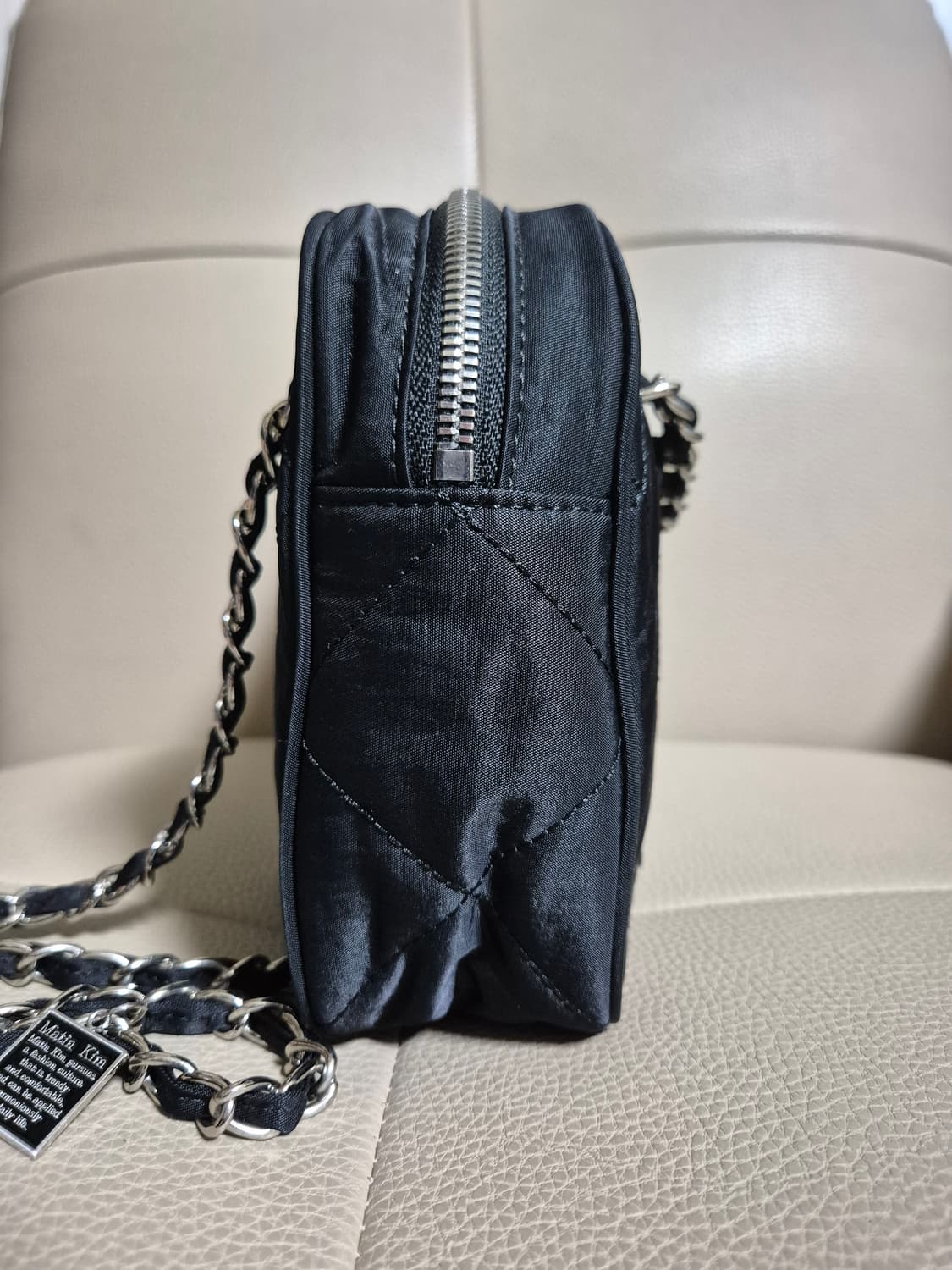 마뗑킴 펜던트 패브릭 퀼팅 미들백 2023 상품이미지5