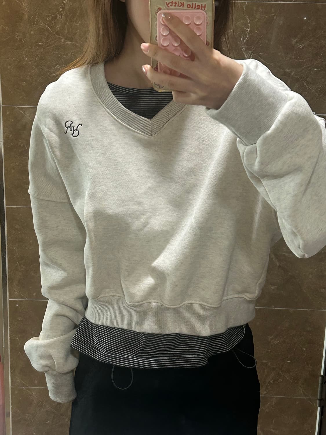 론론 브이넥 크롭 맨투맨 상품이미지3