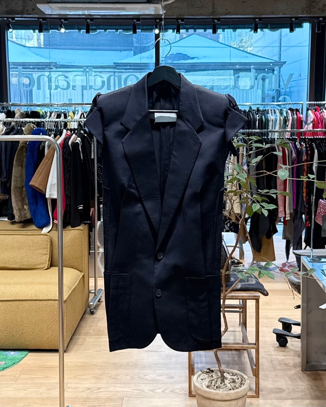 메종 마르지엘라 네이비 로우컷 슬리브리스 블레이저 자켓  상품이미지1