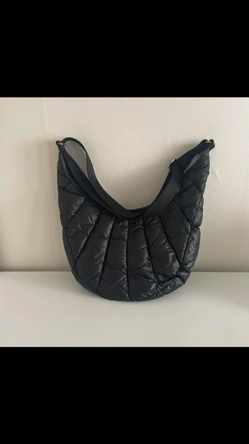 컬럼비아 패딩 크로스백 블랙 상품이미지1