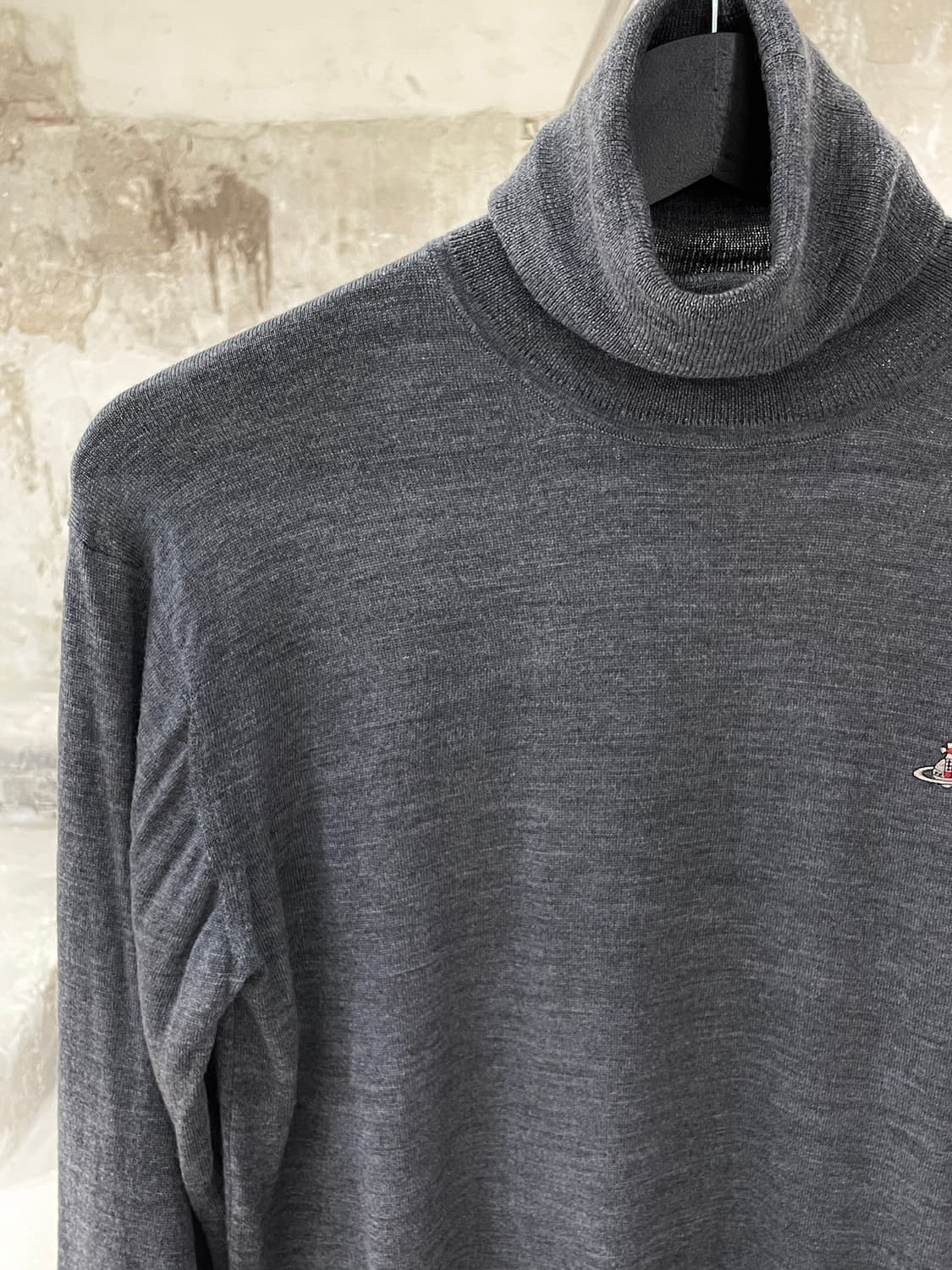 비비안 웨스트우드 레드라벨 멜란지 그레이 터틀넥 orb로고 크롭 니트 상품이미지2