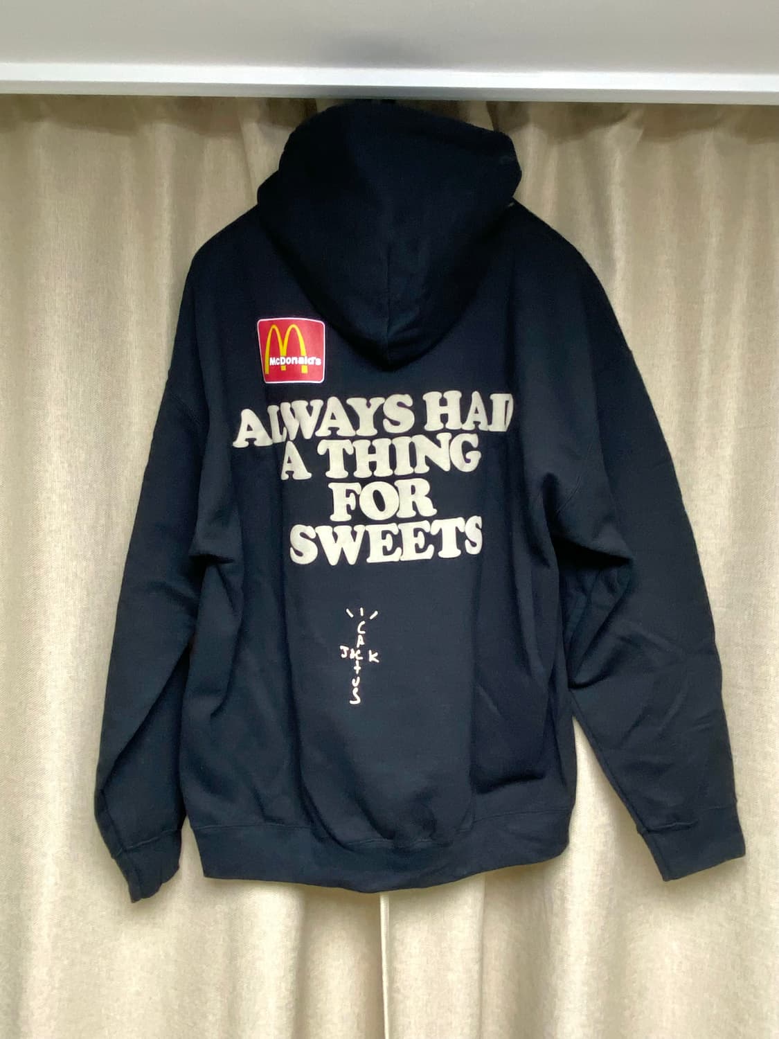 [정품XL] 트레비스 스캇 x 맥도날드 애플파이 후드티 상품이미지1