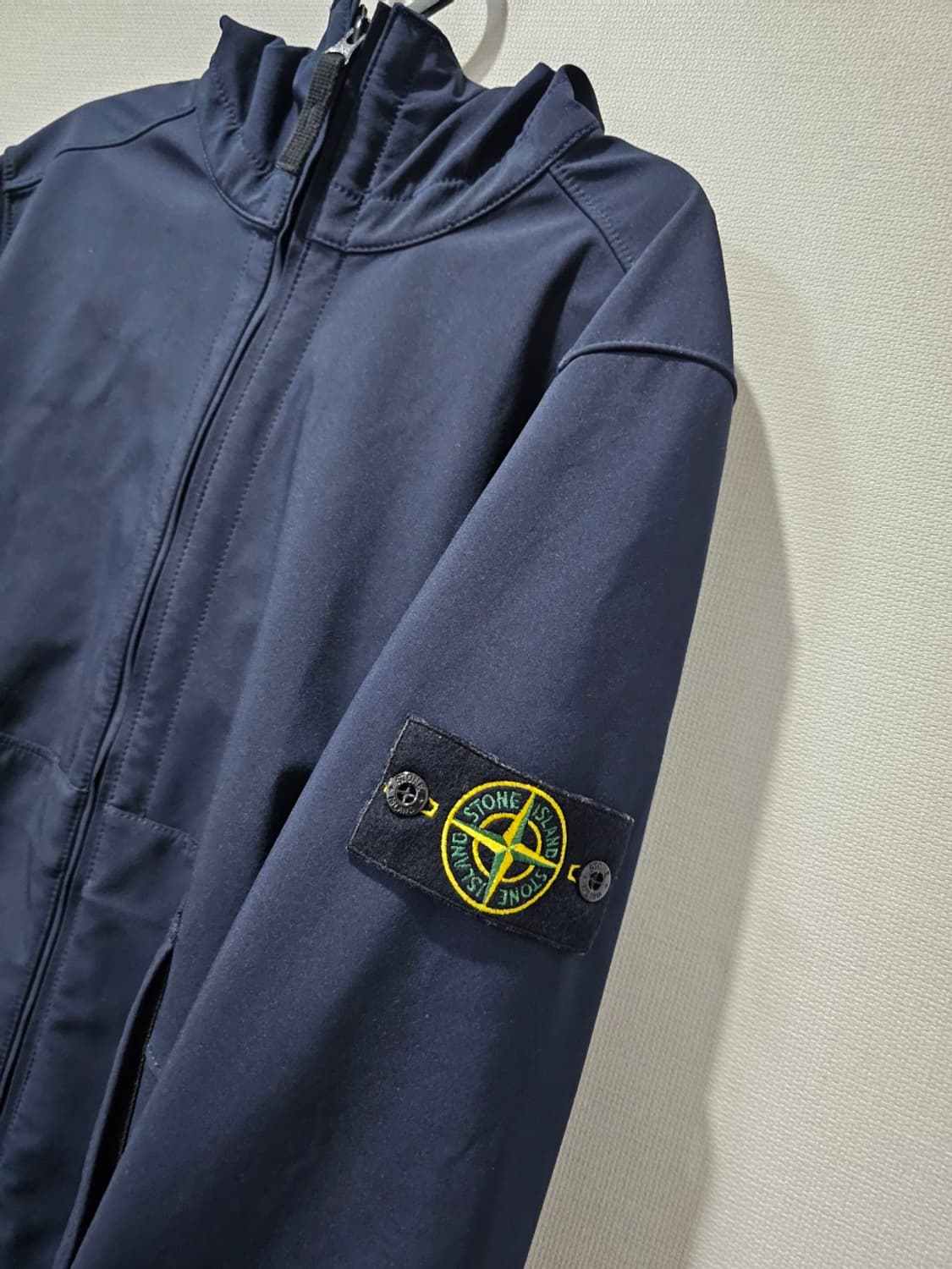 정품 스톤아일랜드 소프트 쉘 후드 자켓 95/M 상품이미지2
