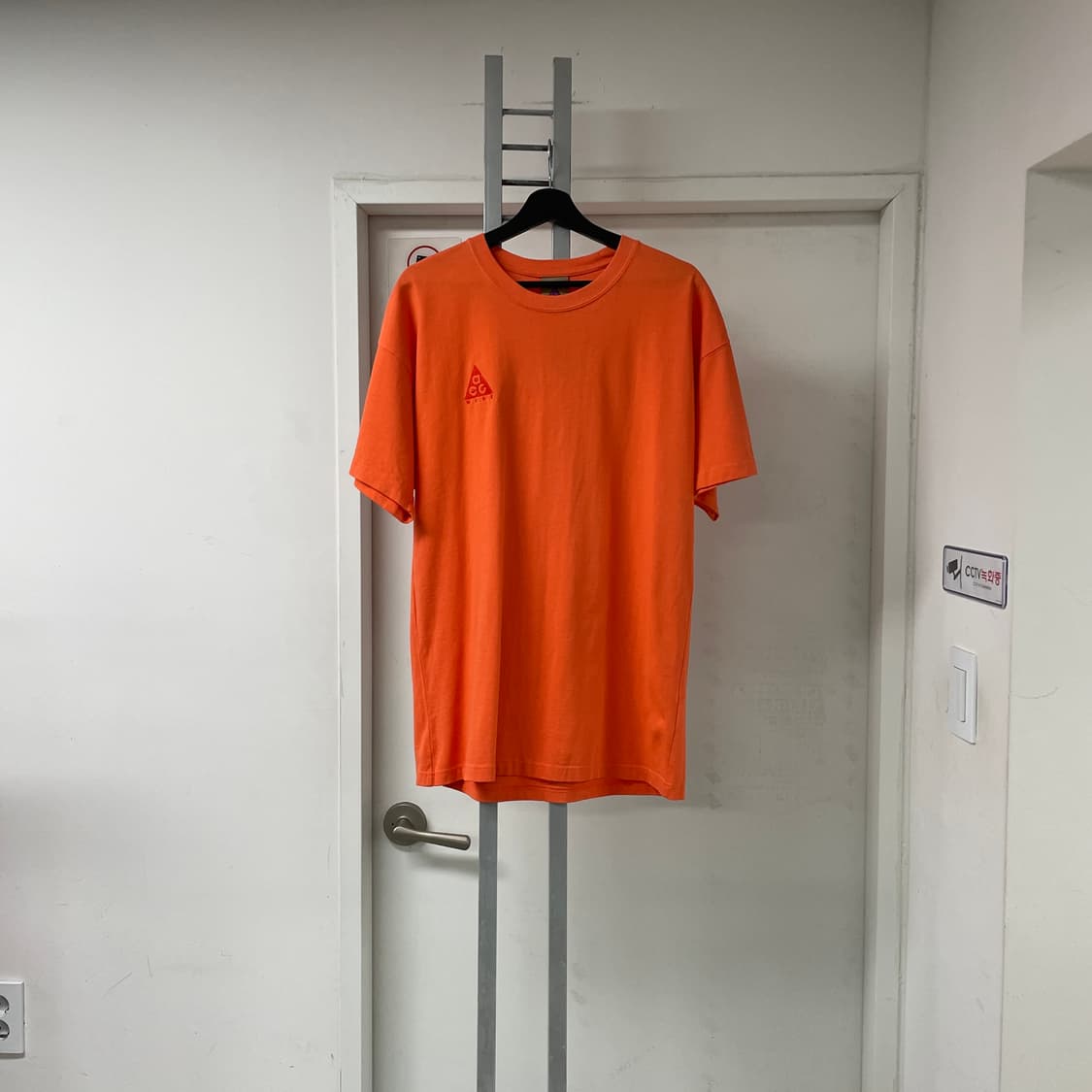 나이키 ACG 반팔 티셔츠 오렌지 S 상품이미지1