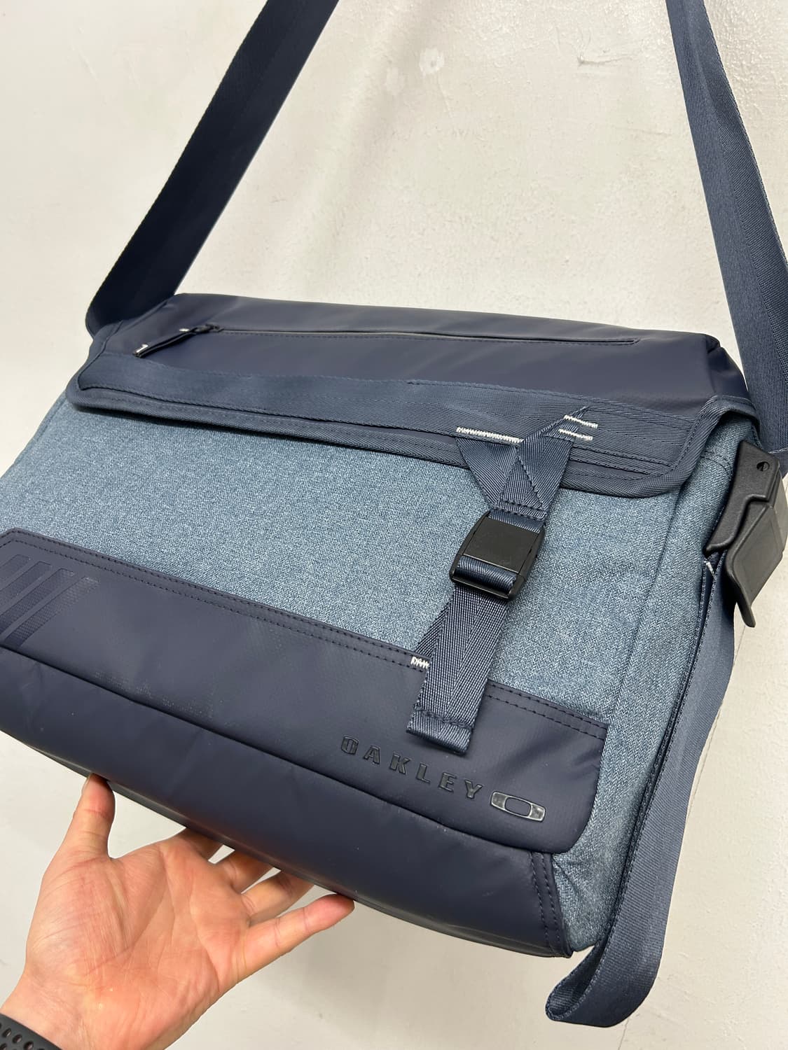 오클리 랩탑 메신저 백 / 브리프케이스 상품이미지2