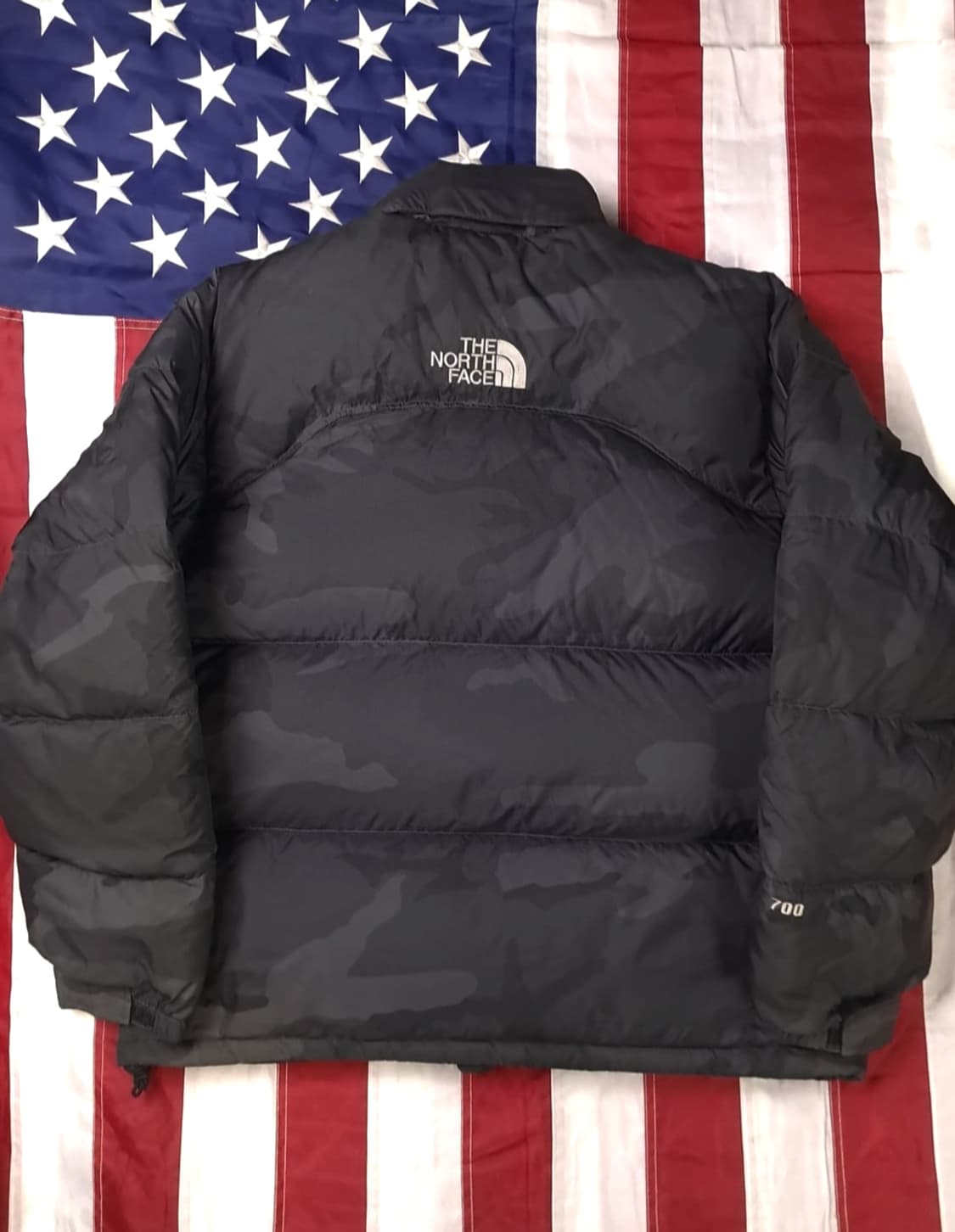 오리지날 일본판 노스페이스 블랙카모 700 눕시 패딩 상품이미지1