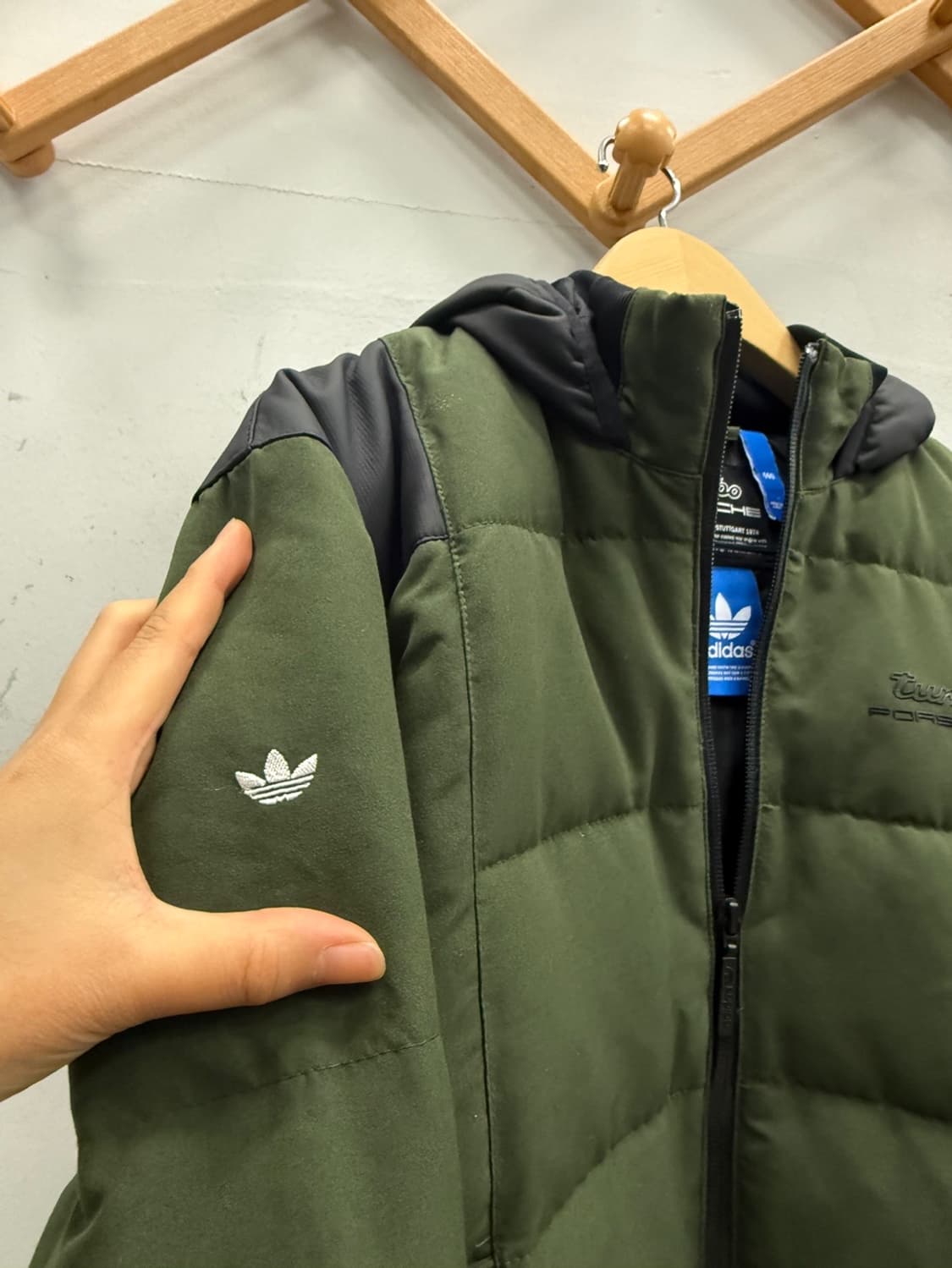 아디다스 오리지널x포르쉐 터보 다운패딩 90 공용 상품이미지3