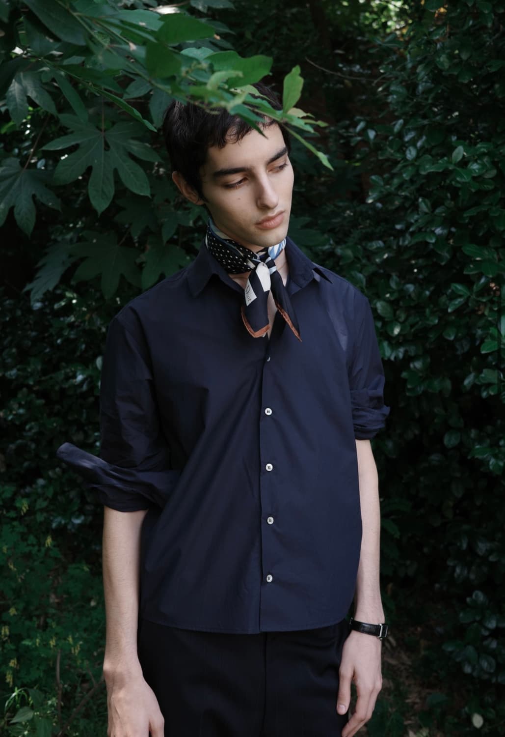 (1) LYJEL CONTOUR CROP SHIRT navy 상품이미지5