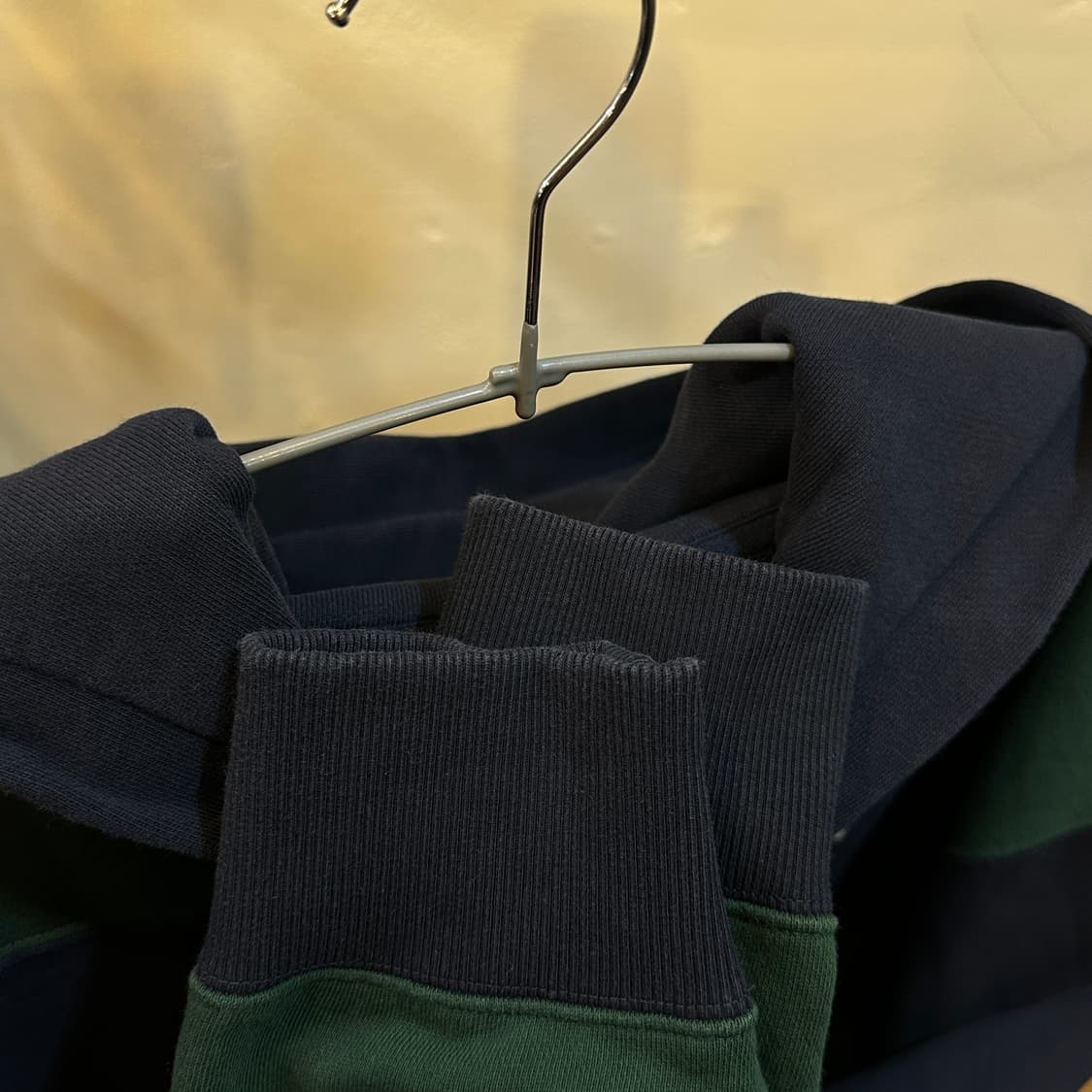 커버낫 네이비/그린 스트라이프 후드티 상품이미지5