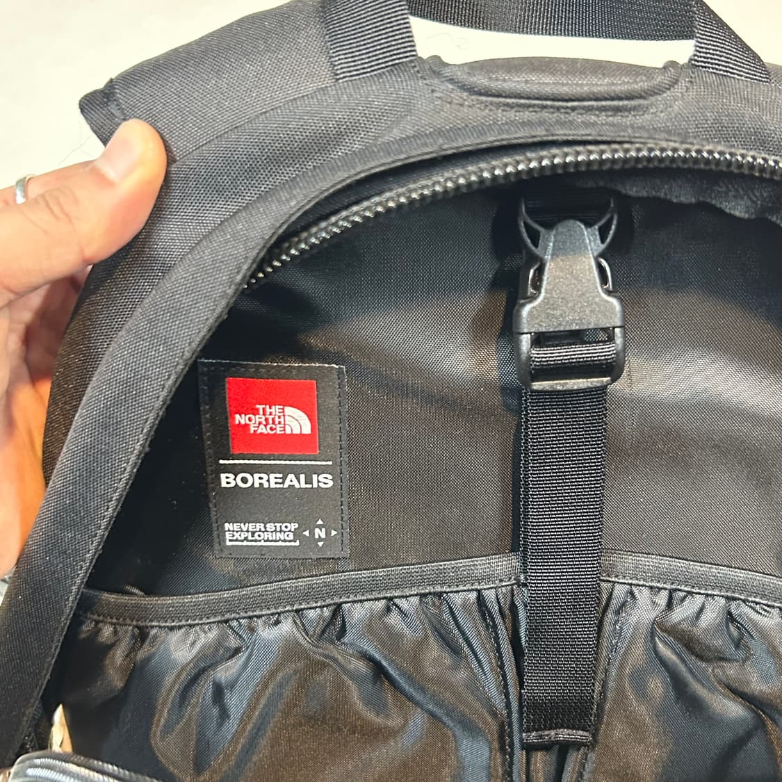 노스페이스 백팩 보레알리스 블랙 25L 상품이미지5